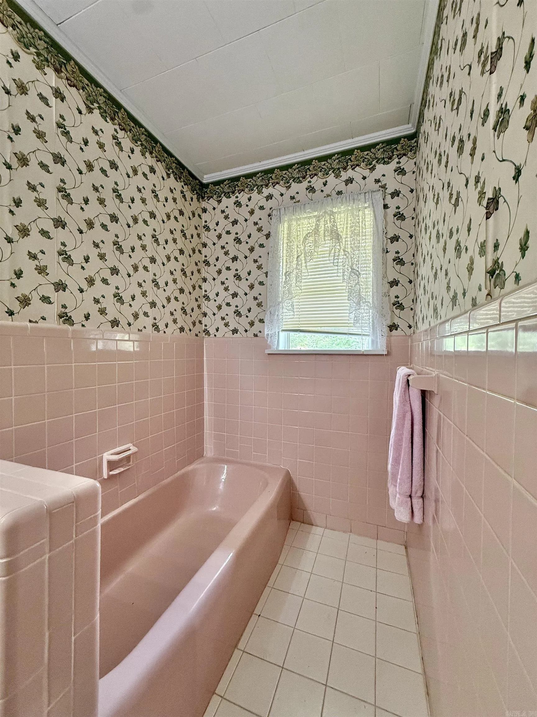 Property at 105  Strother - Image 19