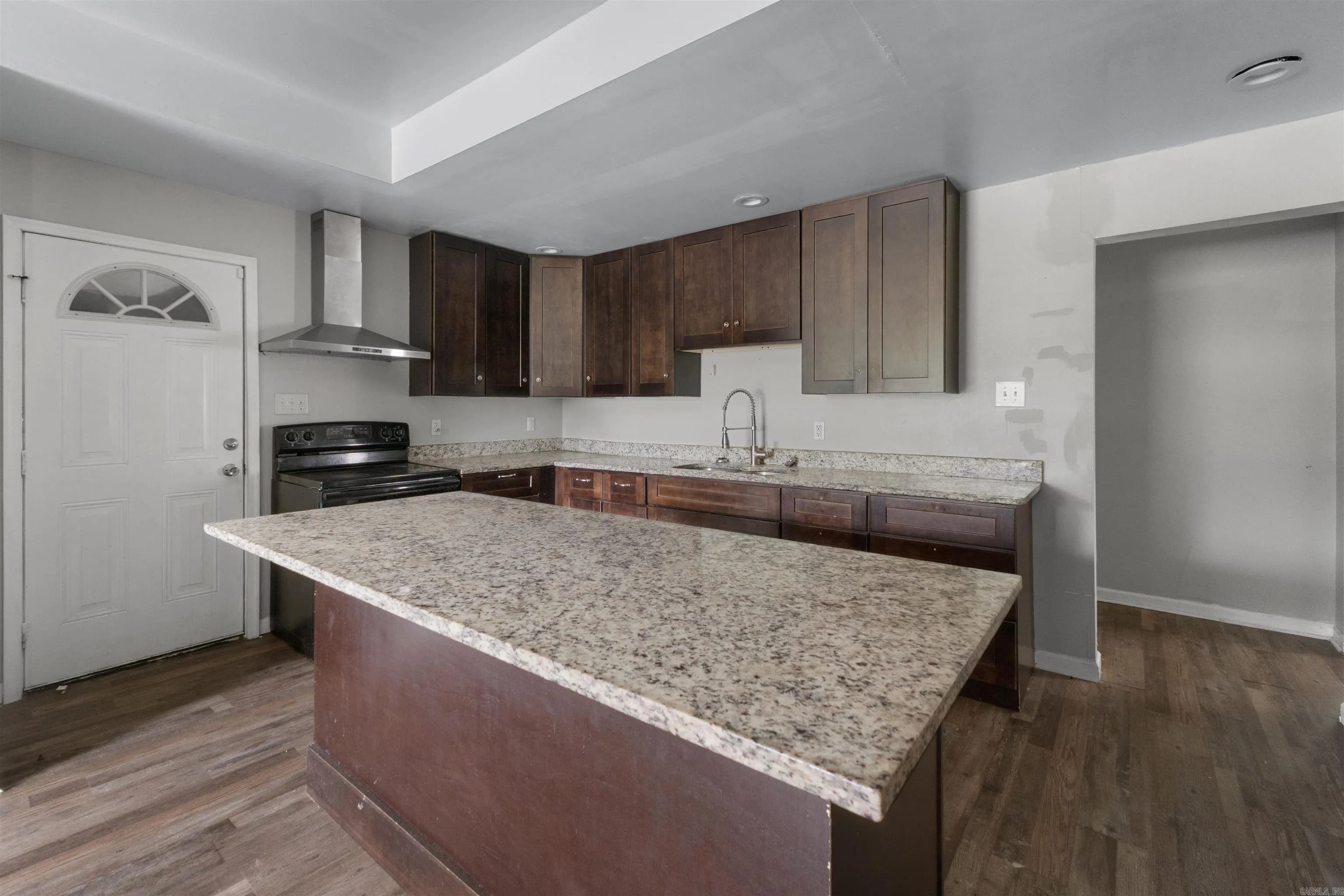 Property at 520  Dewayne - Image 9