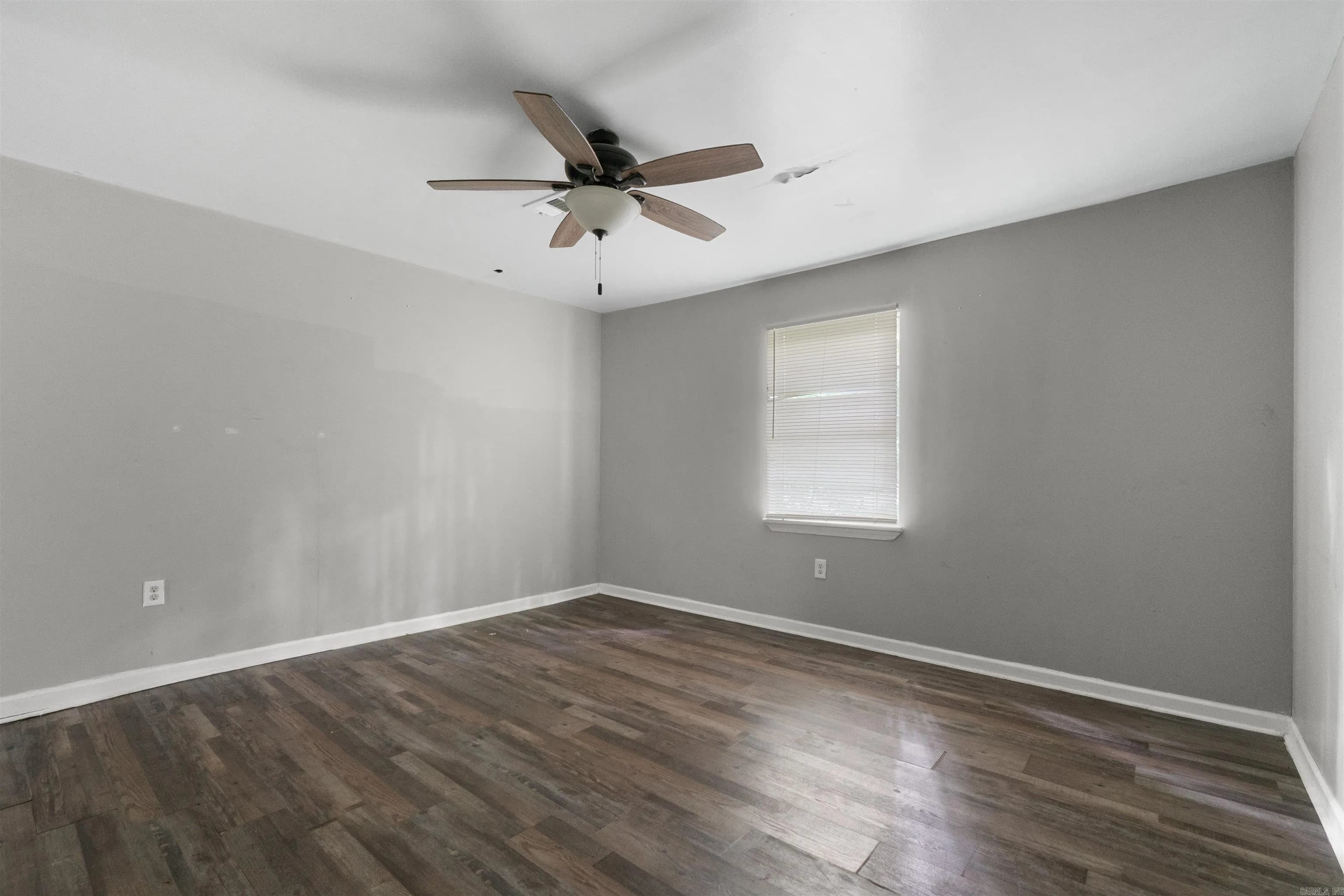Property at 520  Dewayne - Image 16