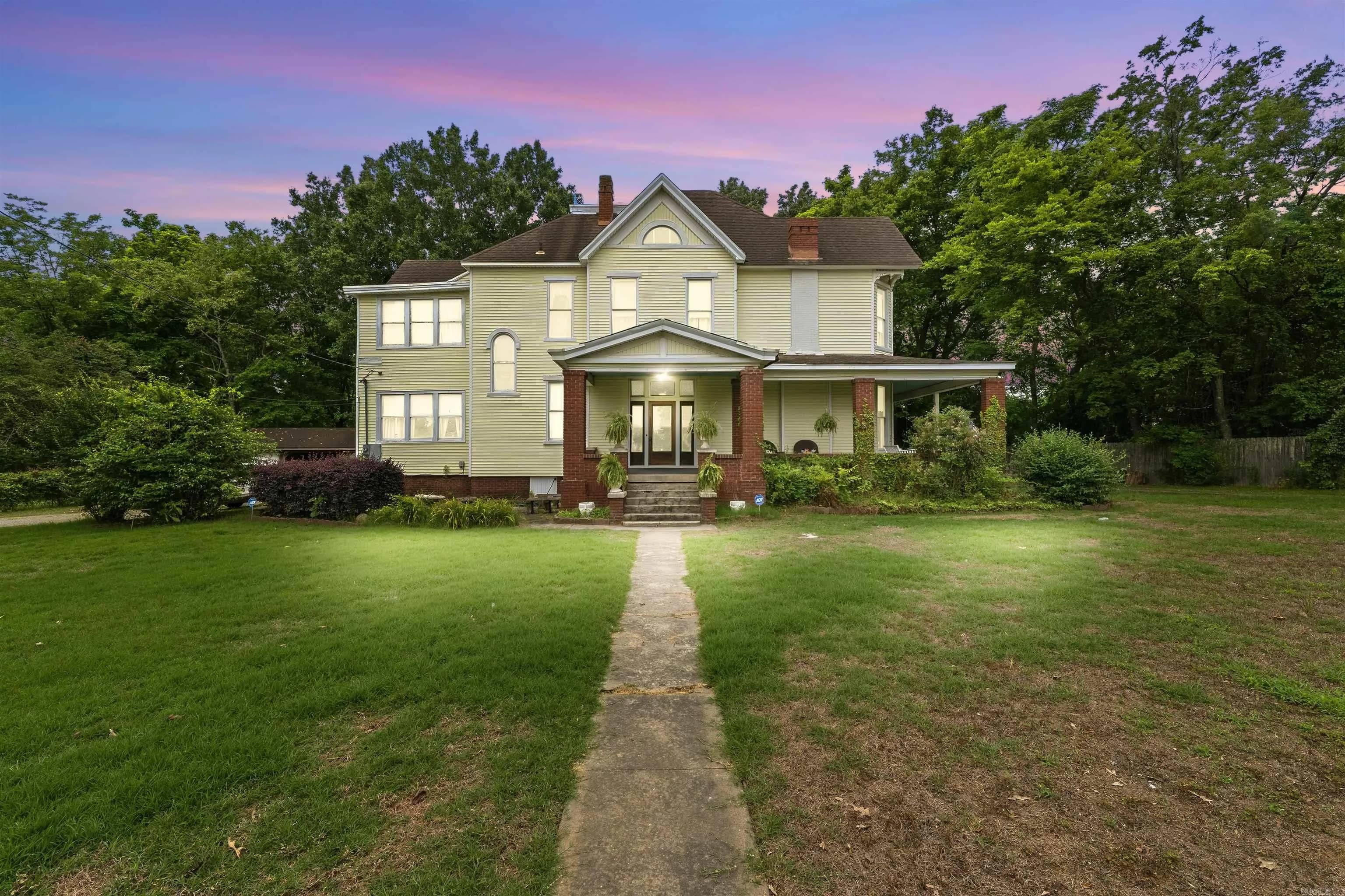 Property at 320 W 18th - Image 49