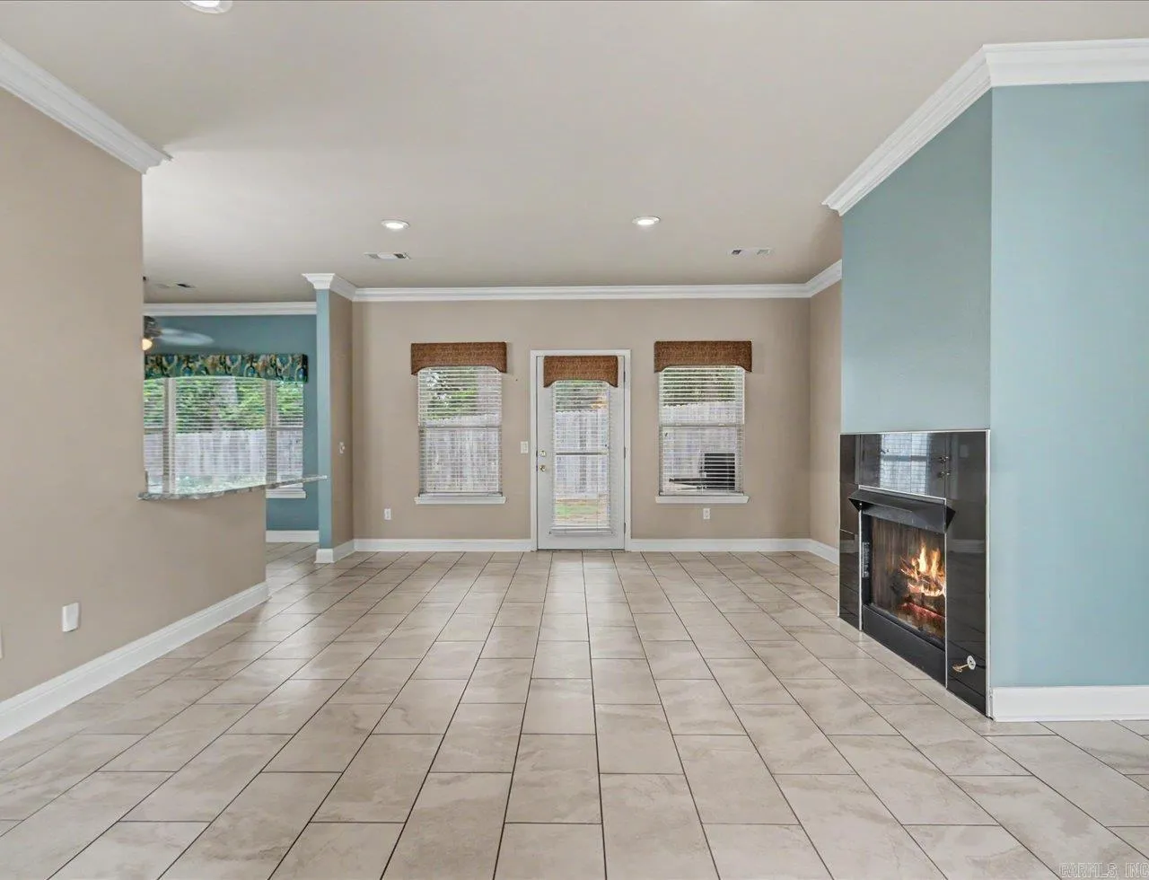 Property at 110  Shady woods - Image 11