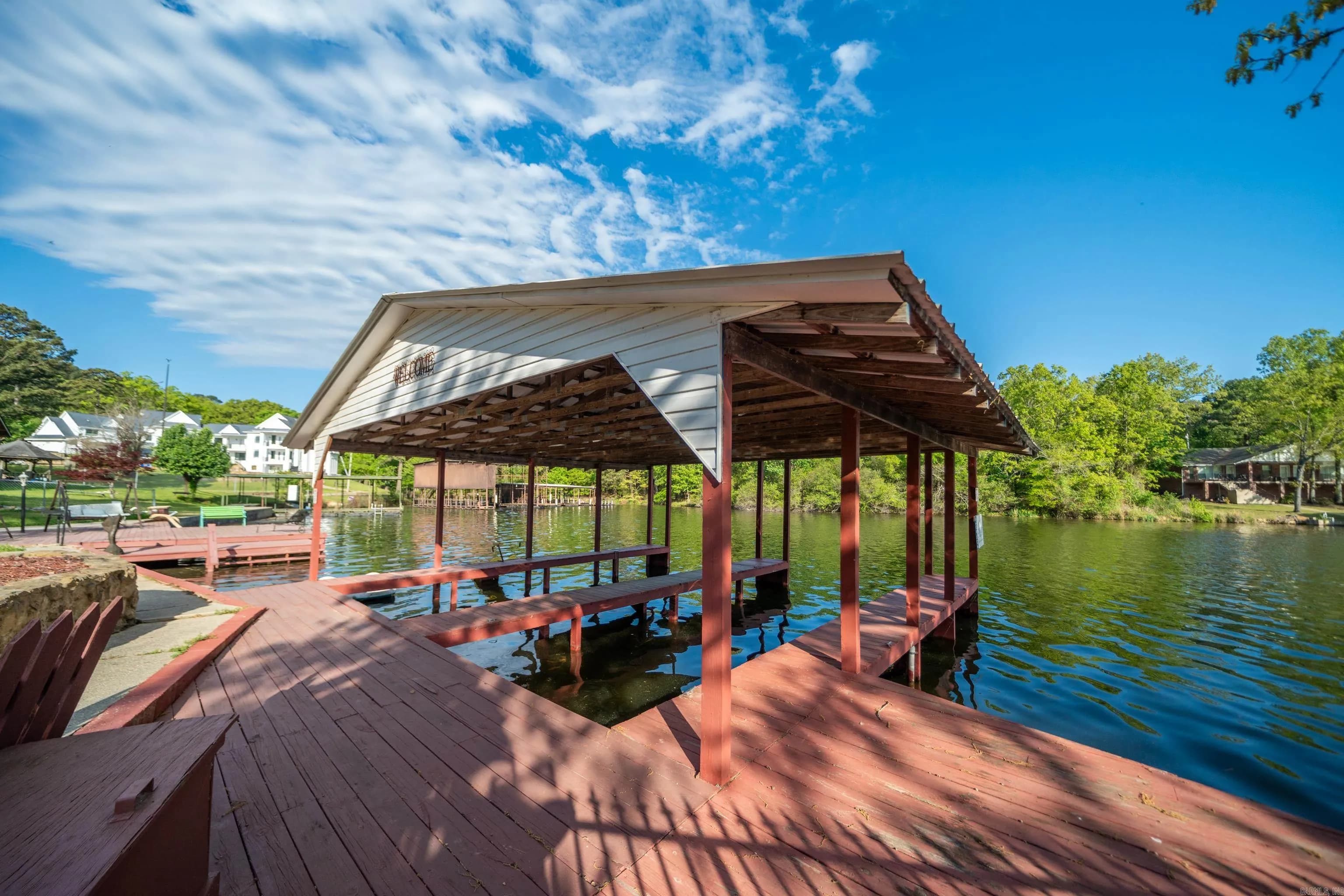 Property at 140  Tanglewood - Image 41