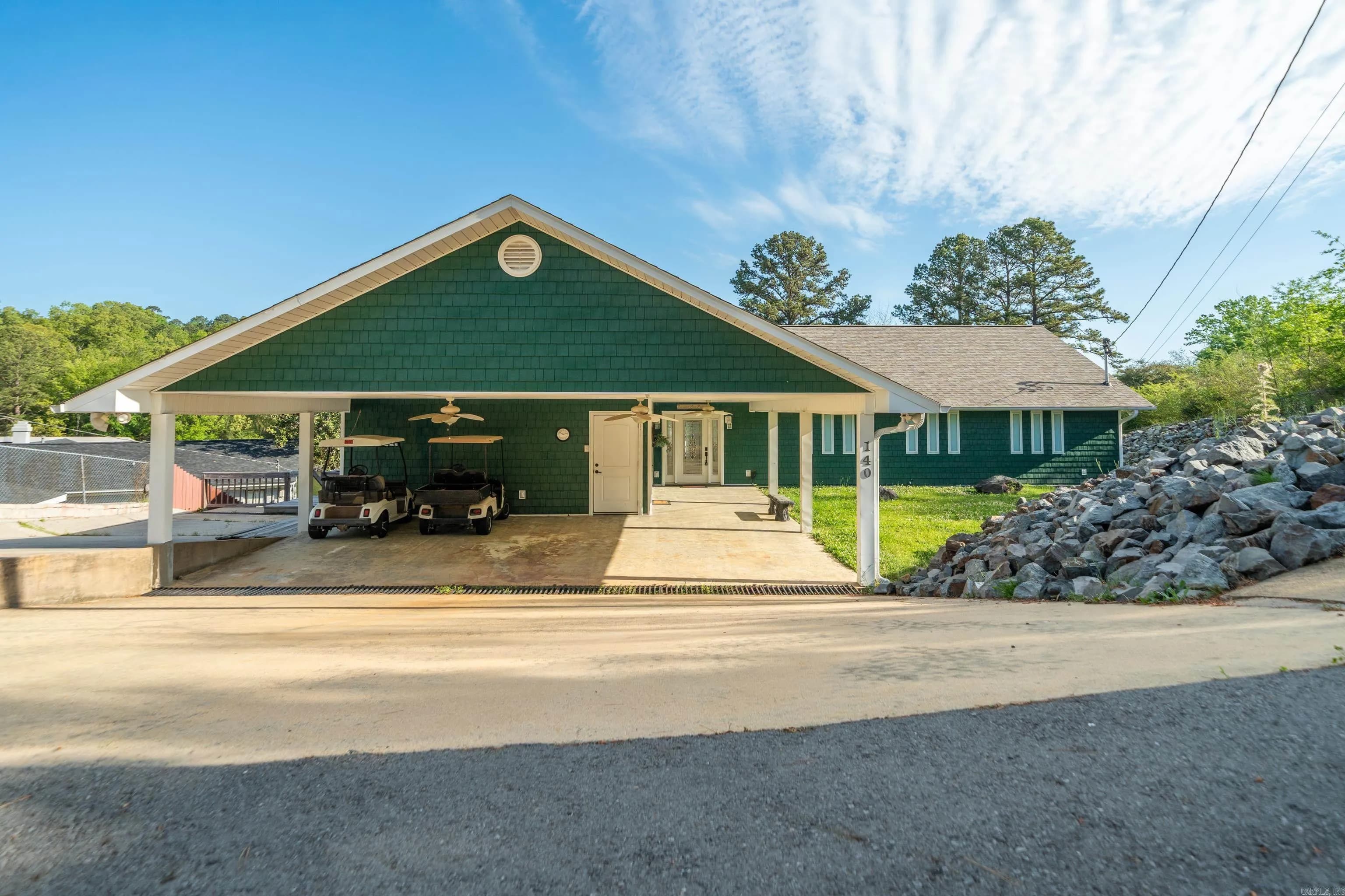 Property at 140  Tanglewood - Image 47