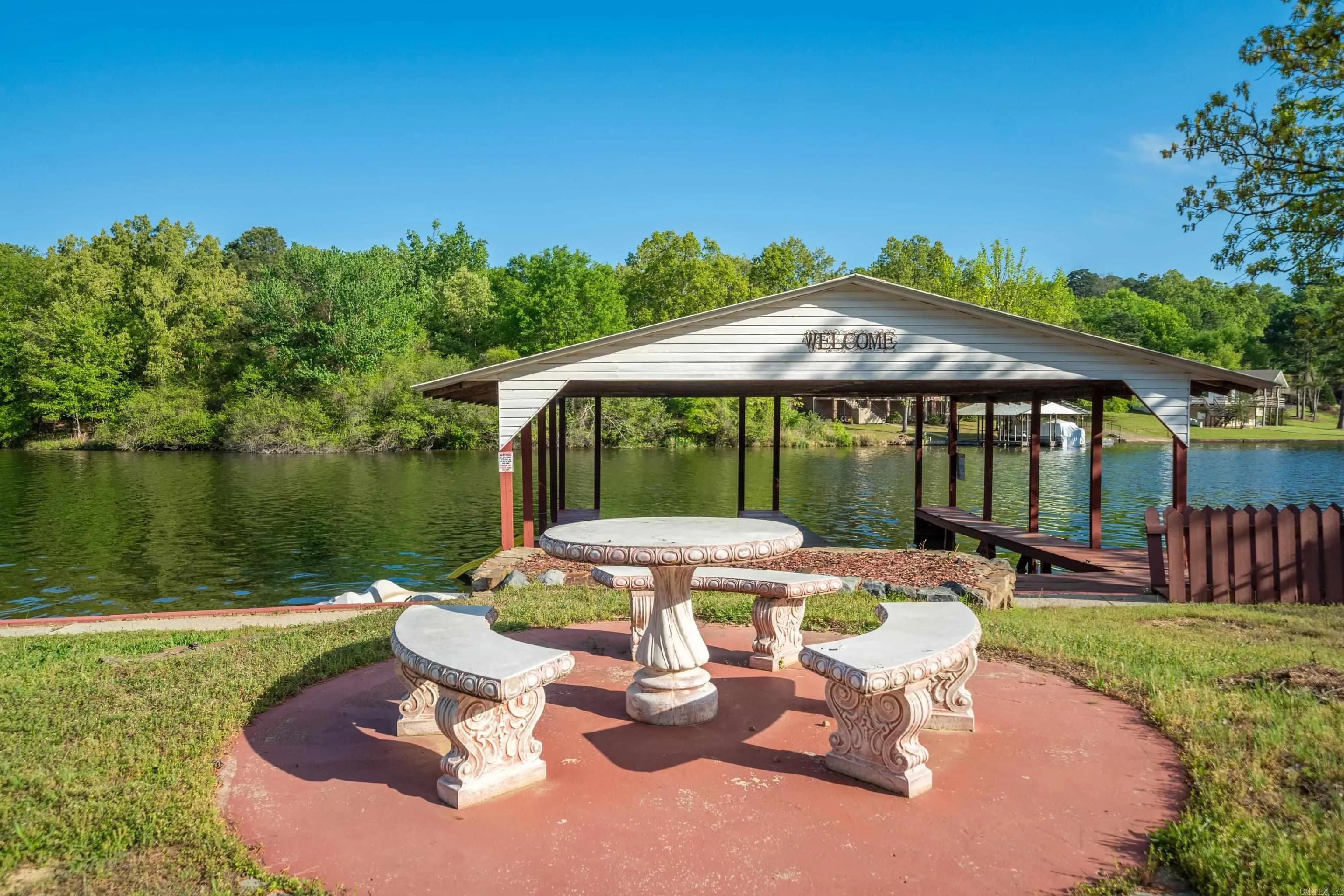Property at 140  Tanglewood - Image 39