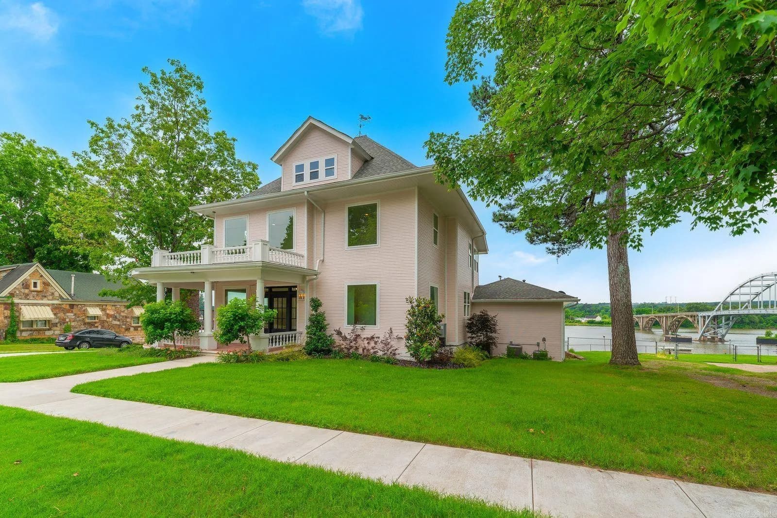 Property at 601 W River - Image 36