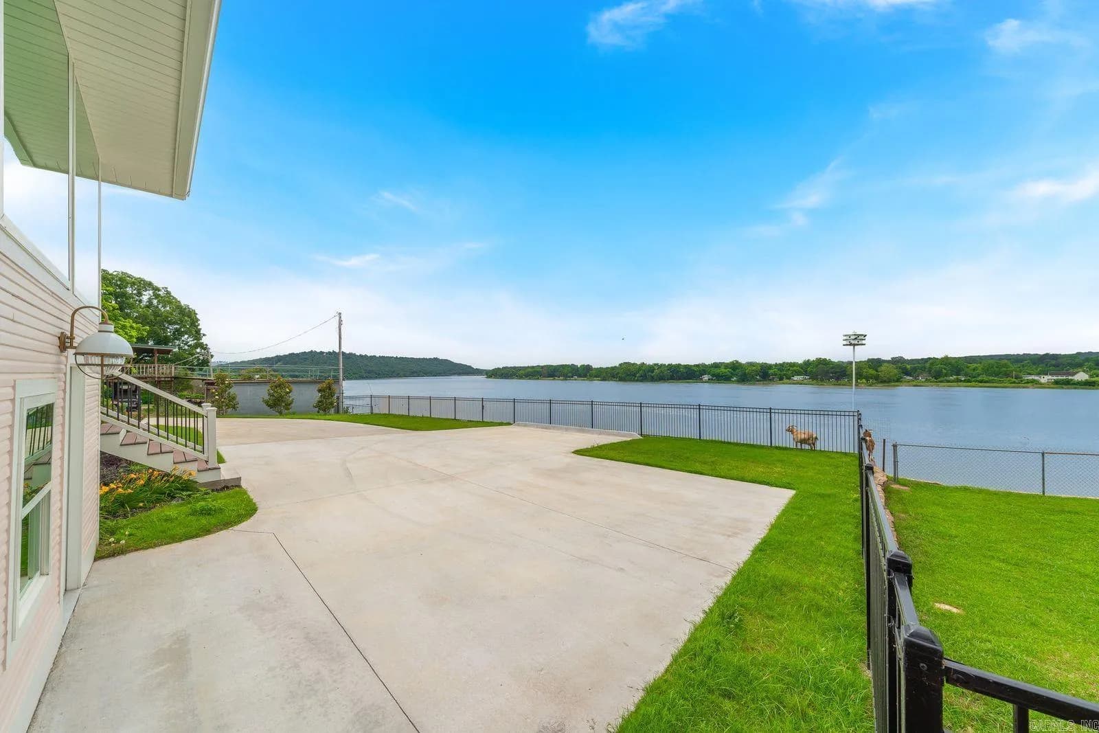 Property at 601 W River - Image 34