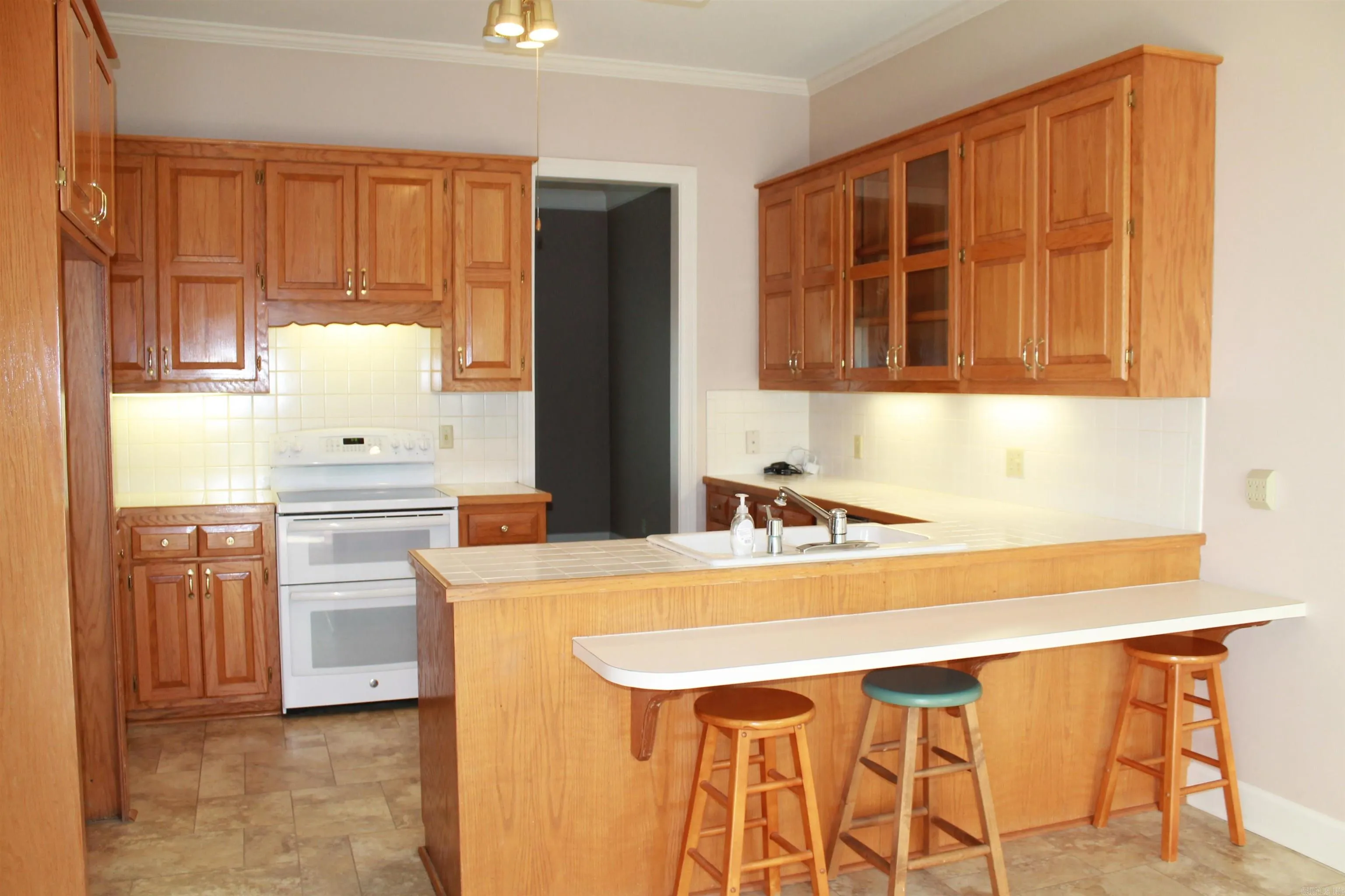 Property at 2314  Pathway - Image 11