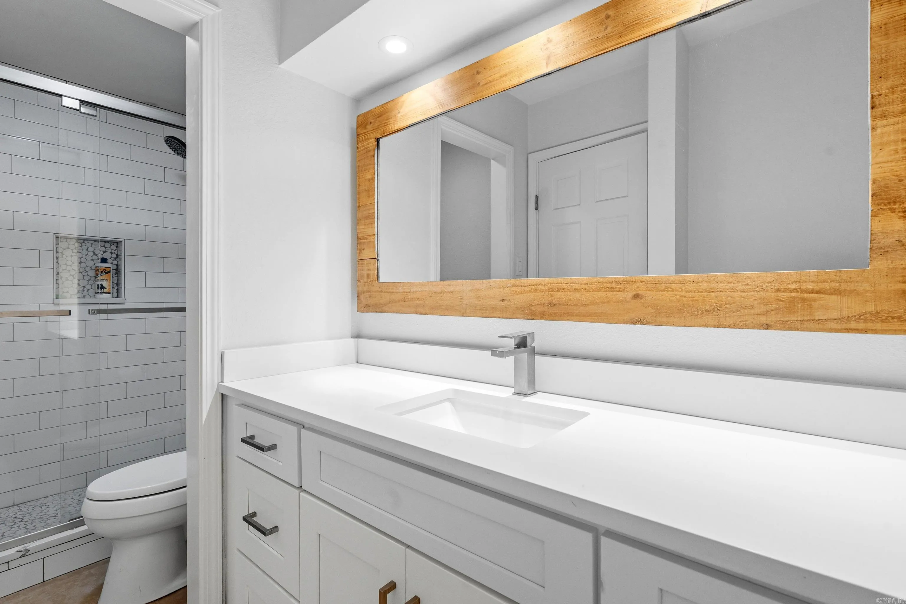 Property at 724  Weston, G1 - Image 2