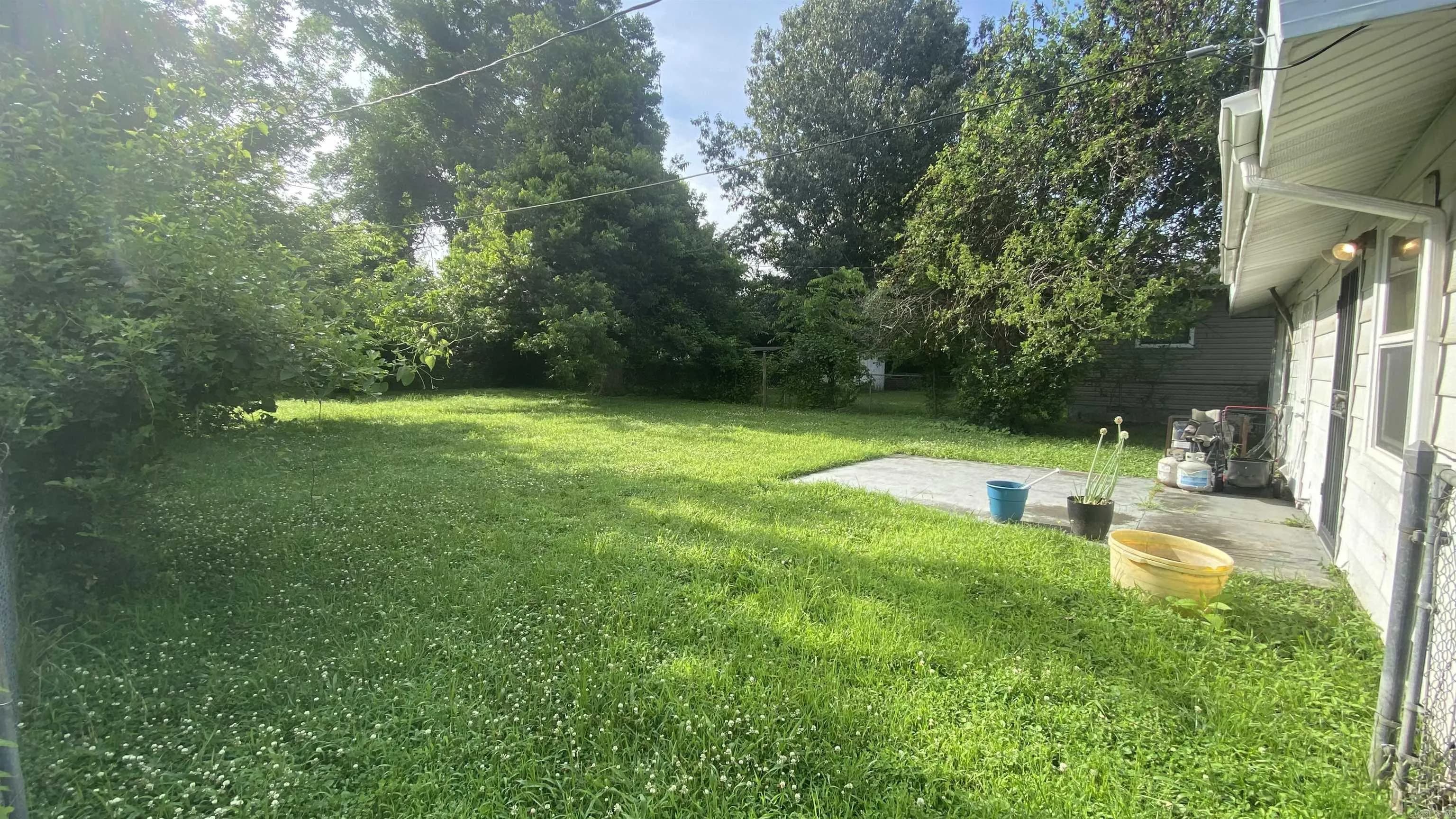 Property at 618 N Walnut - Image 2