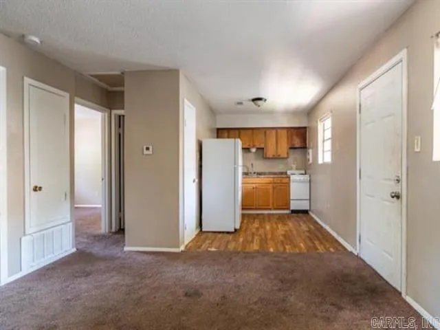 Property at 818 W 28th - Image 4