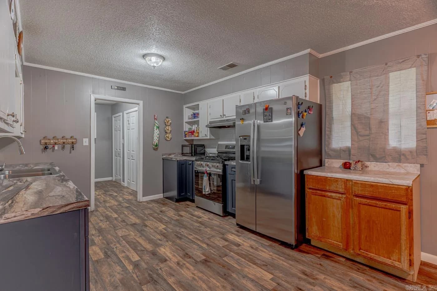 Property at 306  Walnut - Image 11
