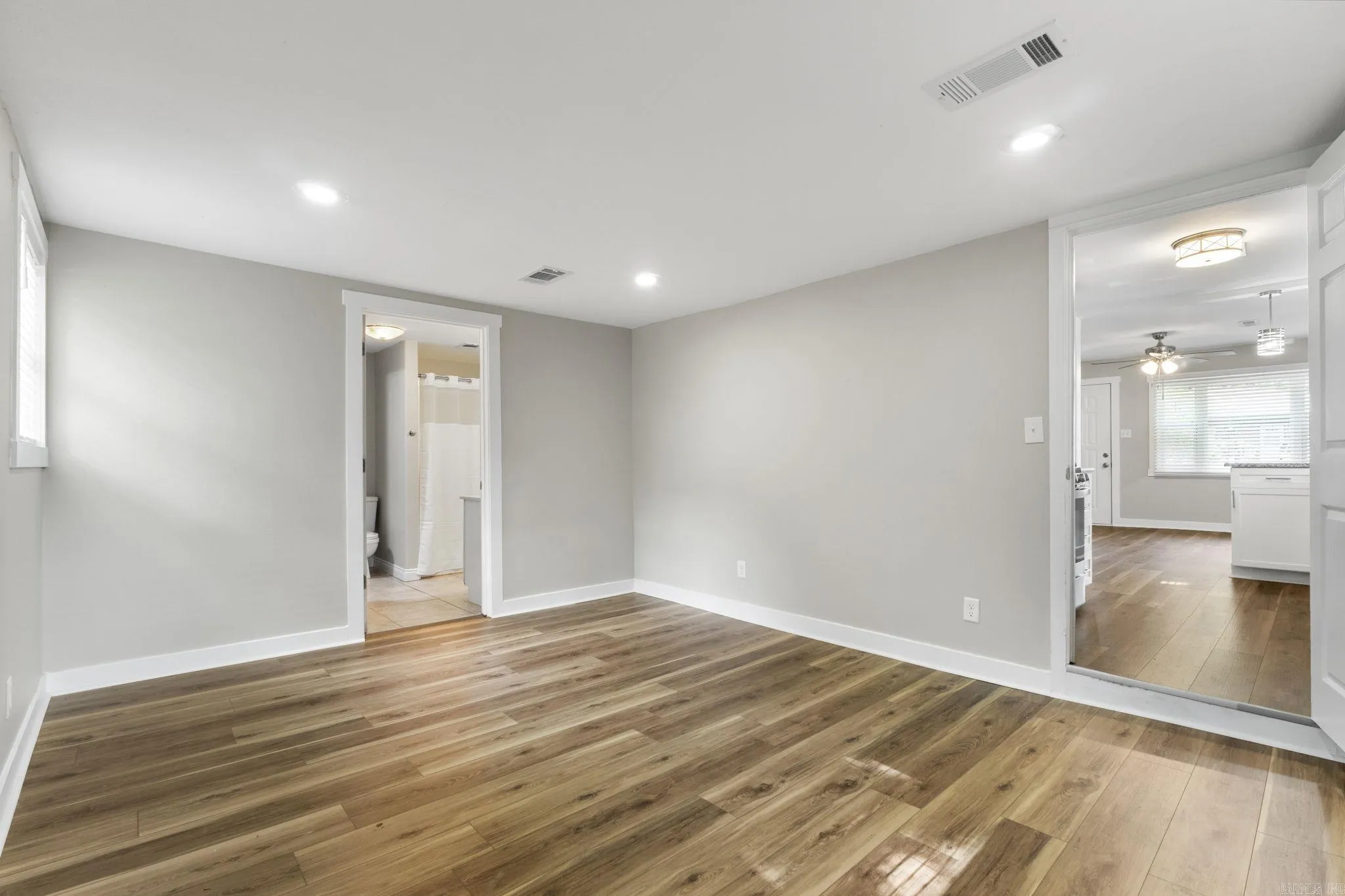 Property at 705  Wildwood - Image 17