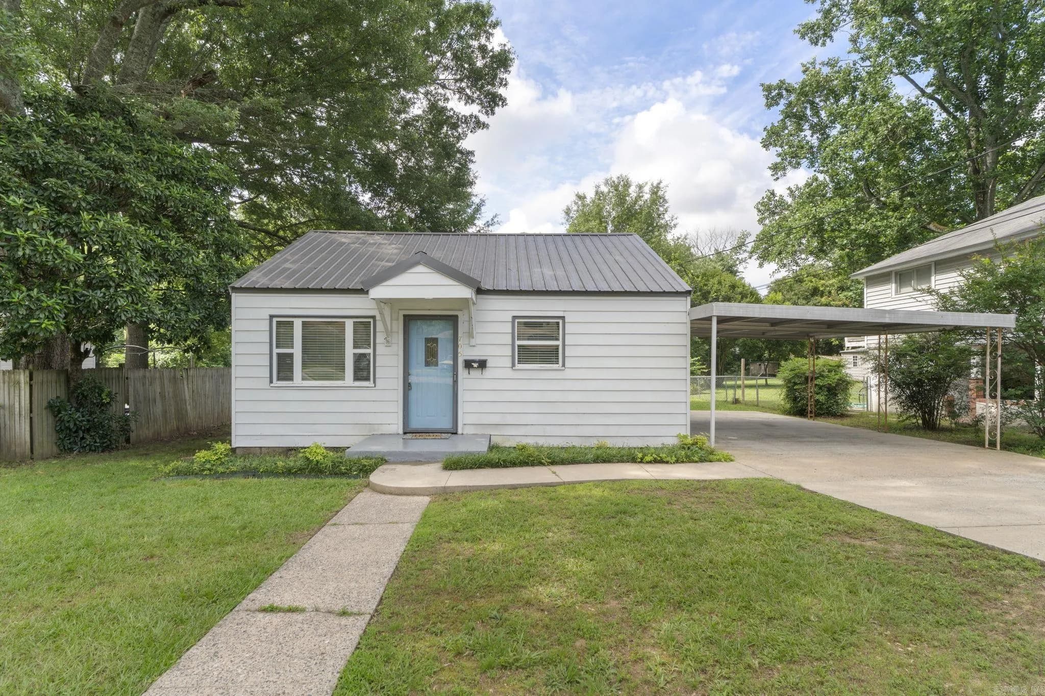 Property at 705  Wildwood - Image 2
