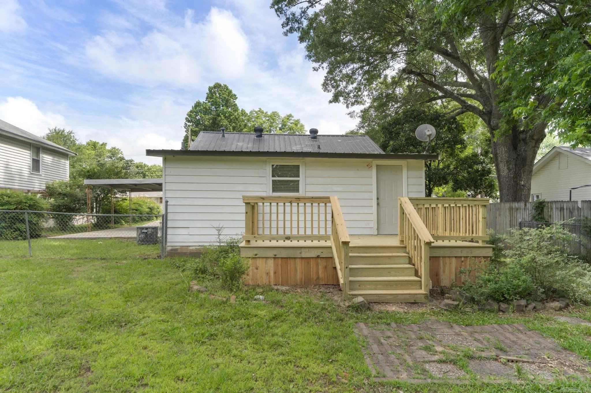 Property at 705  Wildwood - Image 36