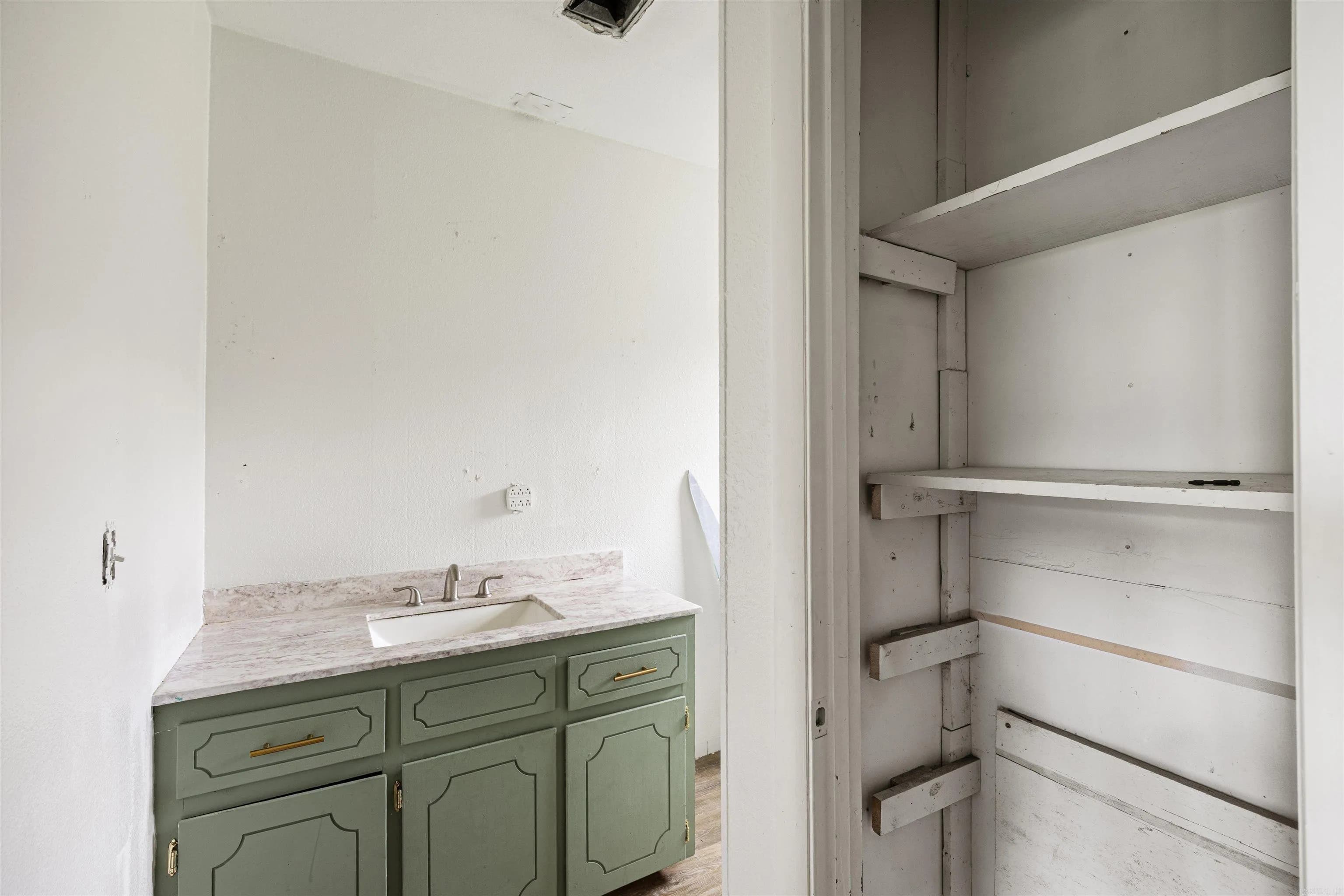 Property at 70  Scott - Image 24