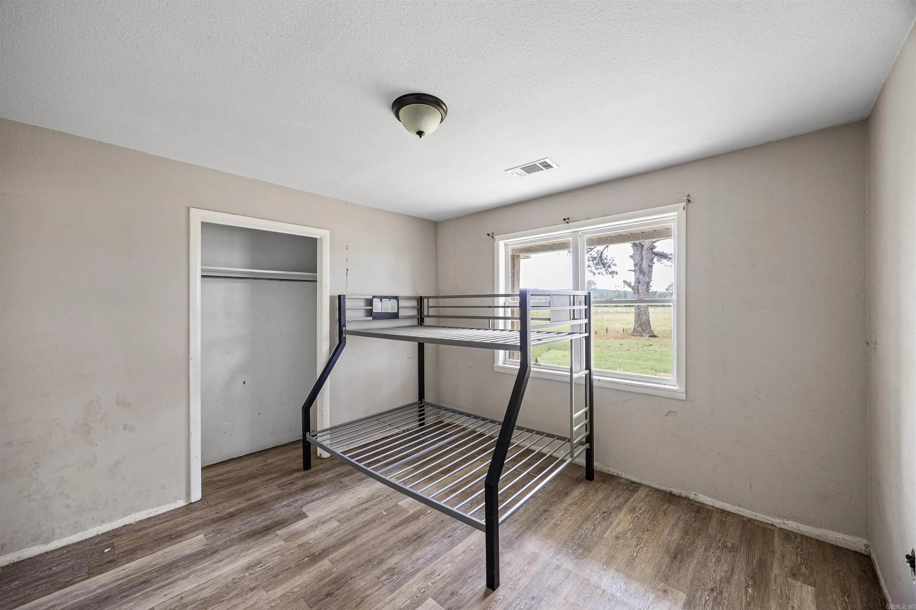 Property at 70  Scott - Image 17