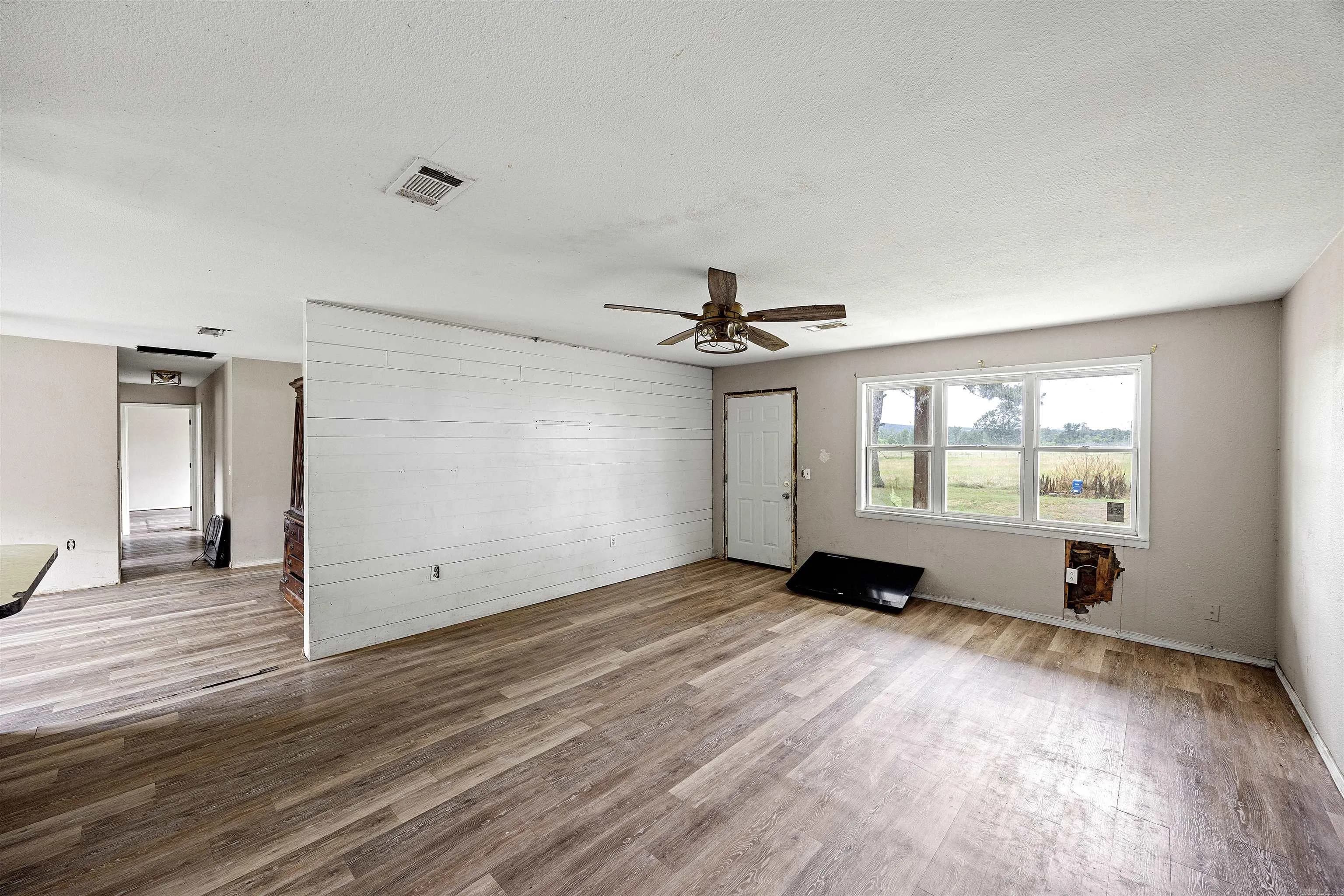Property at 70  Scott - Image 7