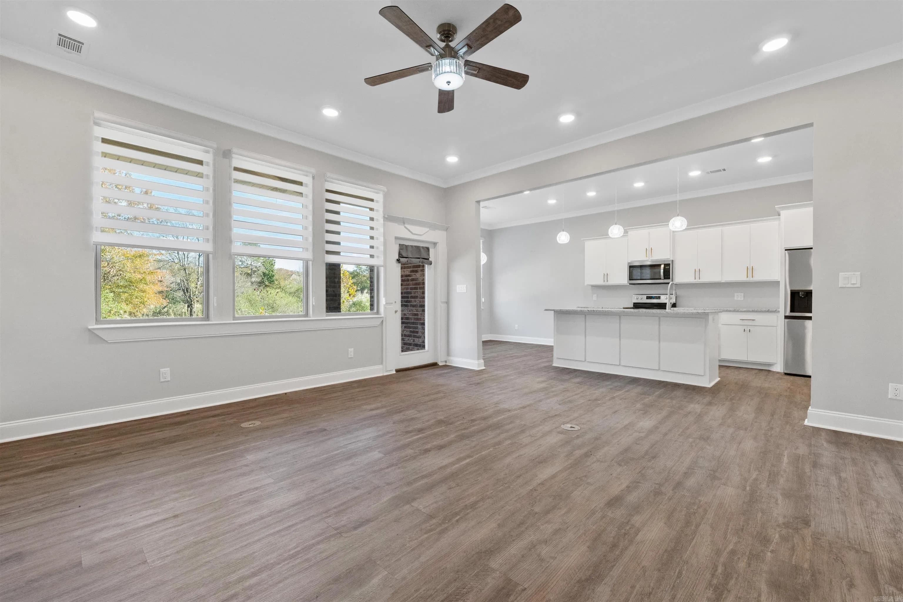 Property at 7926 S Shoreline - Image 9