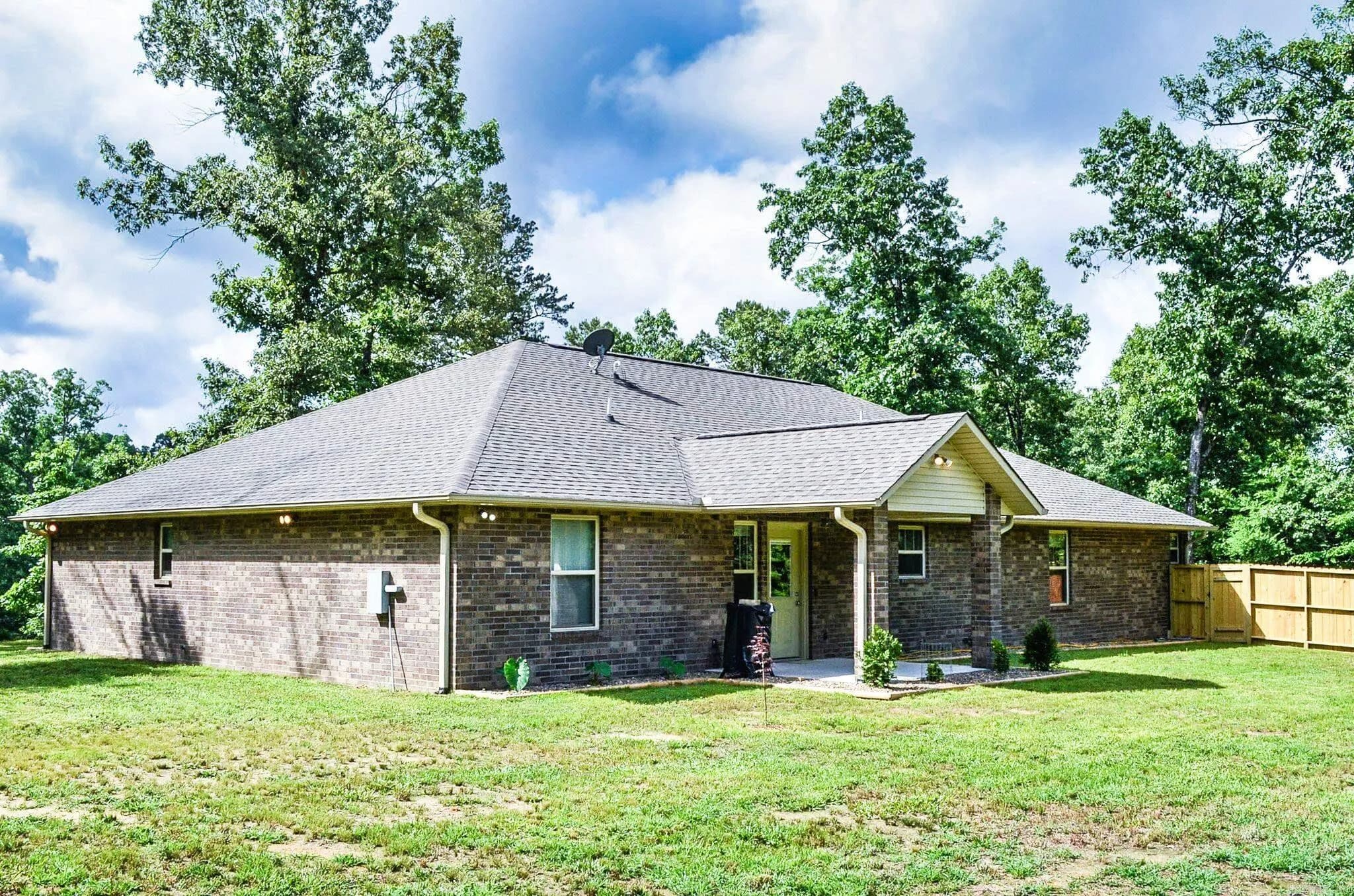 Property at 122  Crestview - Image 9