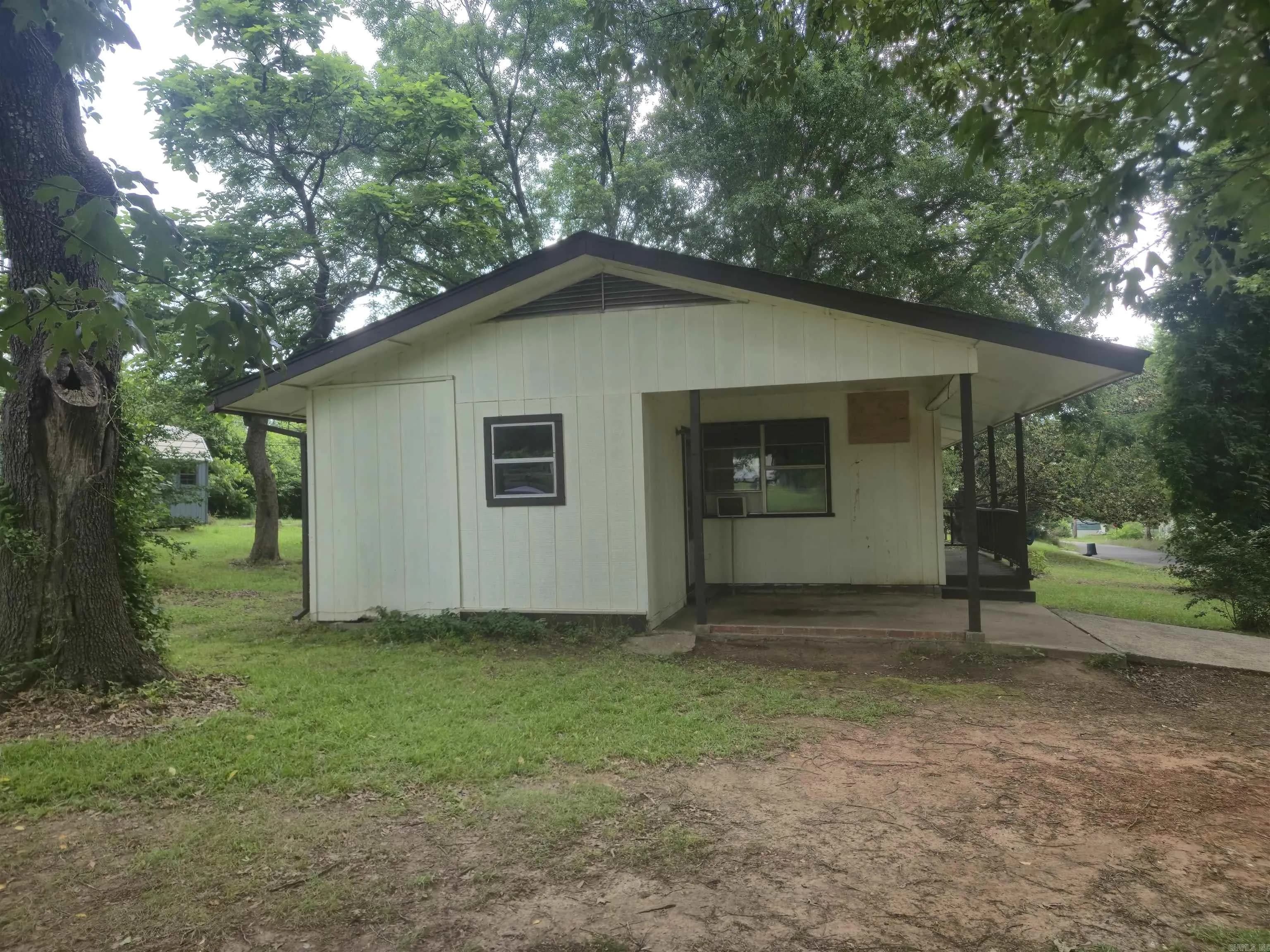 Property at 1214 W Maple - Image 9