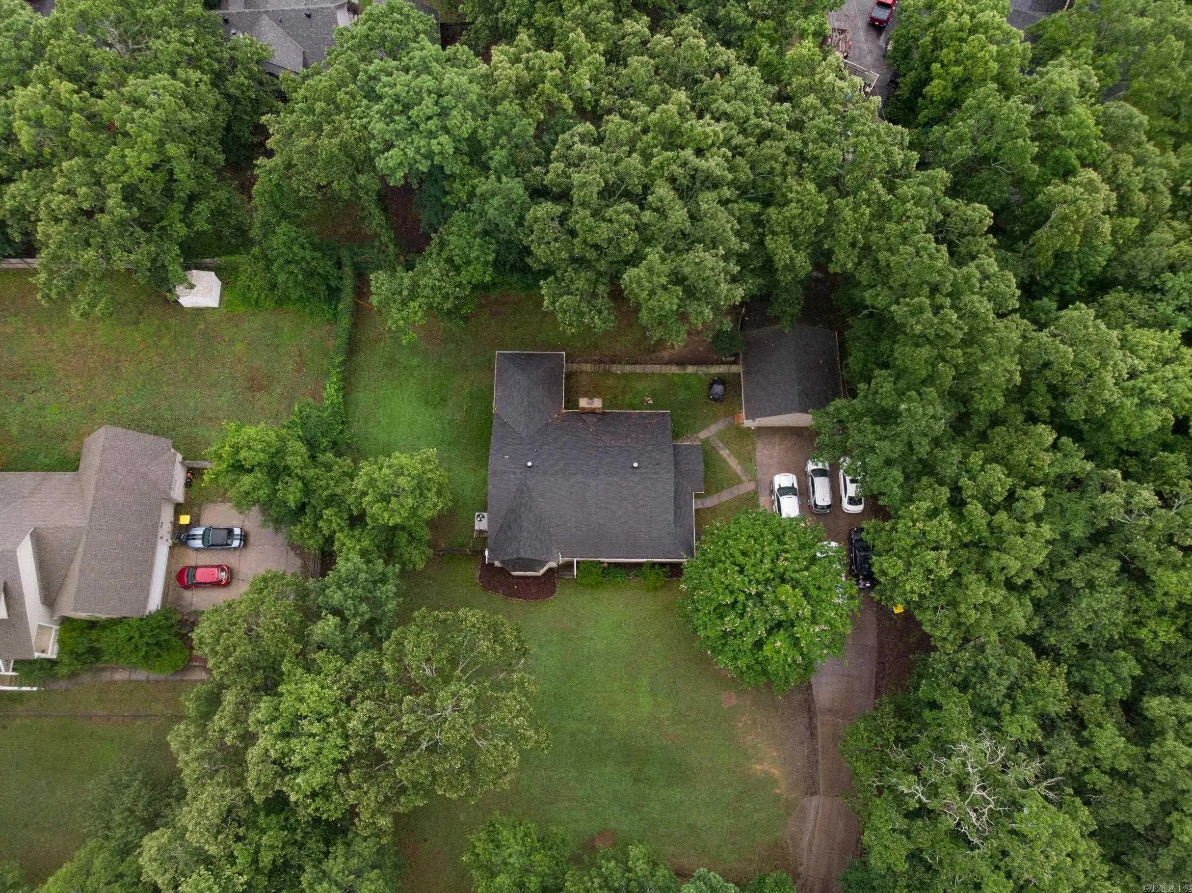 Property at 33  Thompson - Image 38