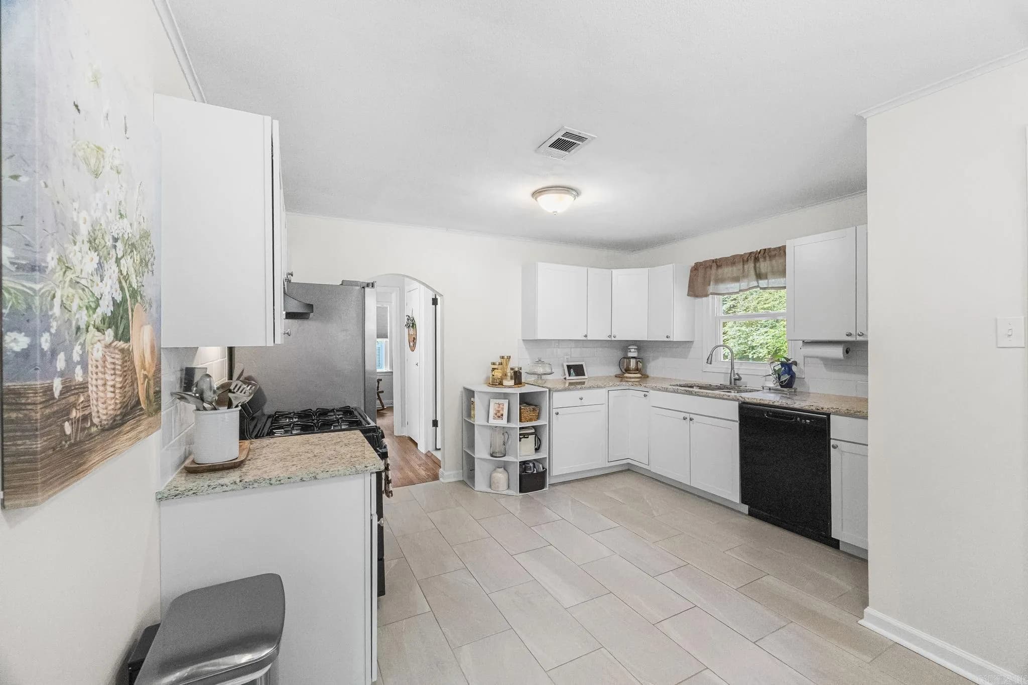 Property at 123  Jefferson - Image 6