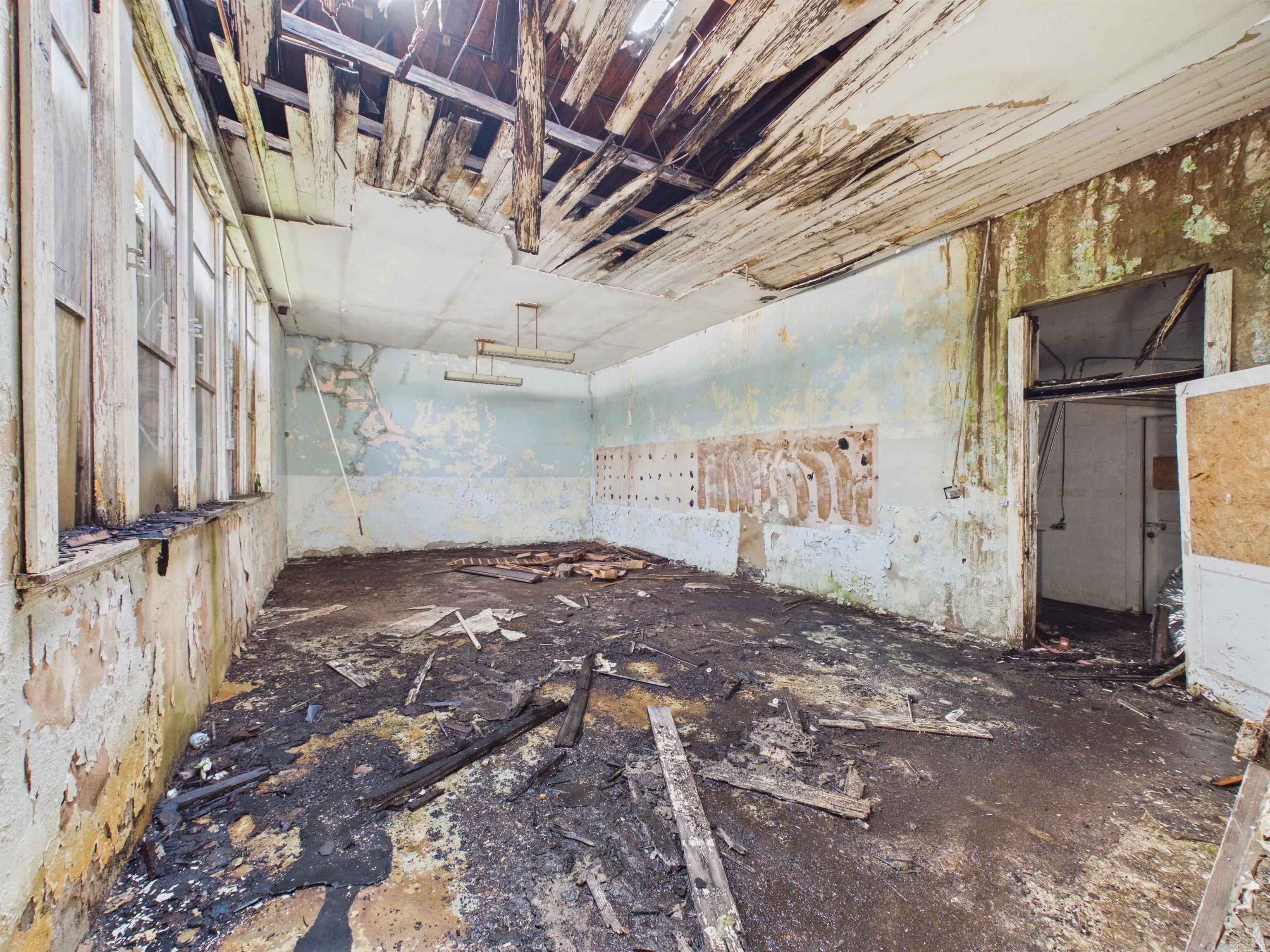 Property at 450  College - Image 22