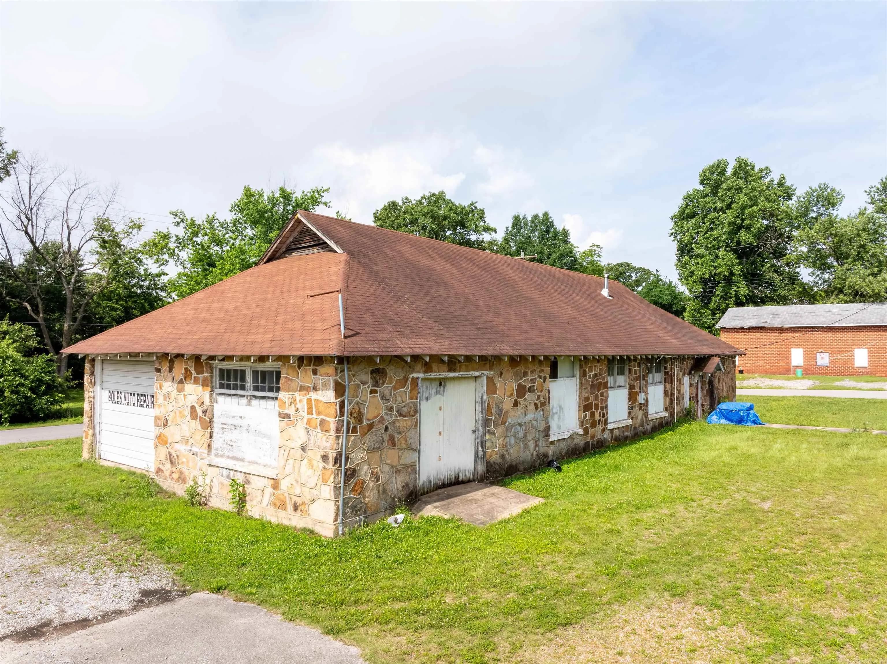 Property at 450  College - Image 8