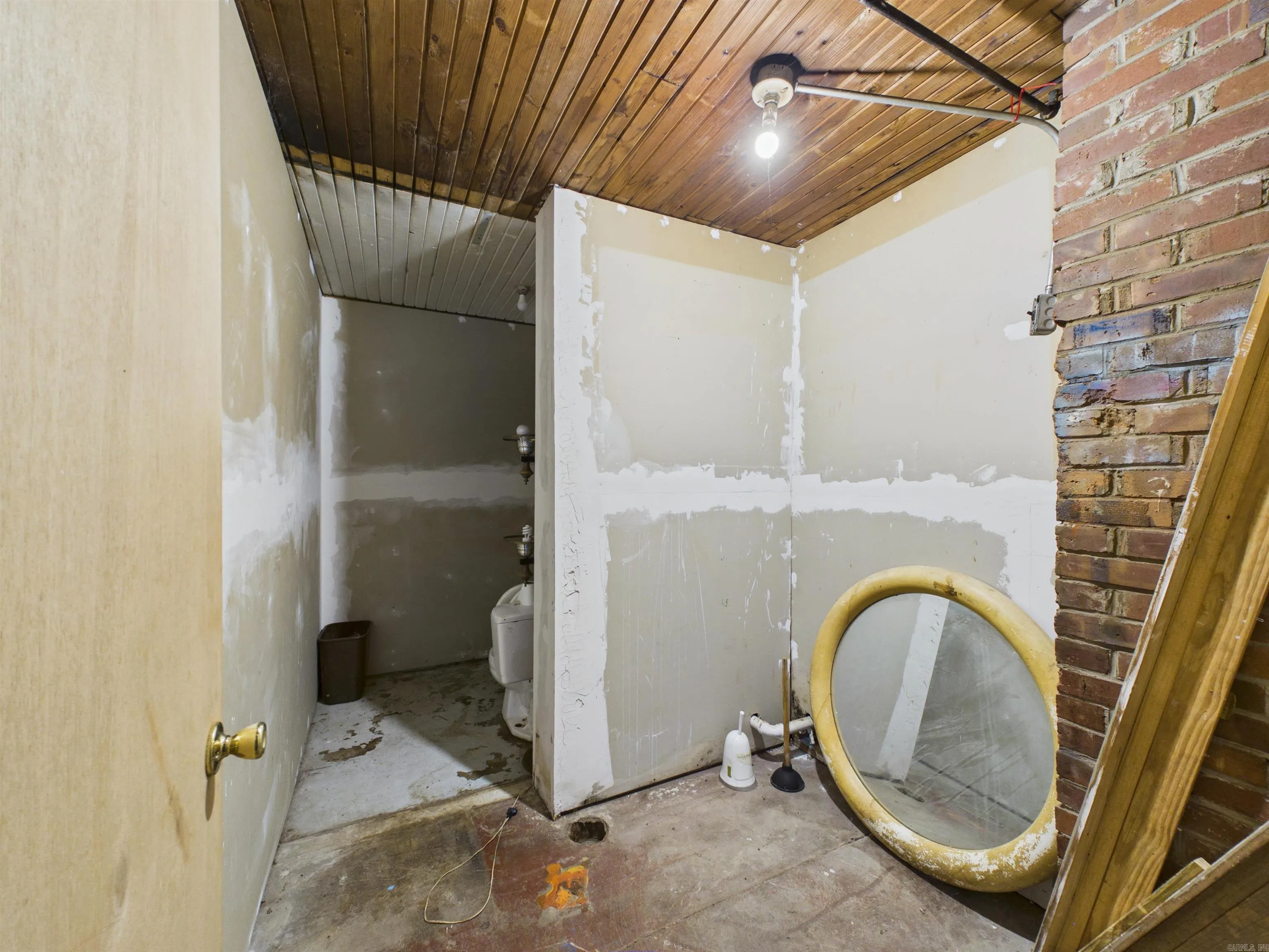 Property at 450  College - Image 27