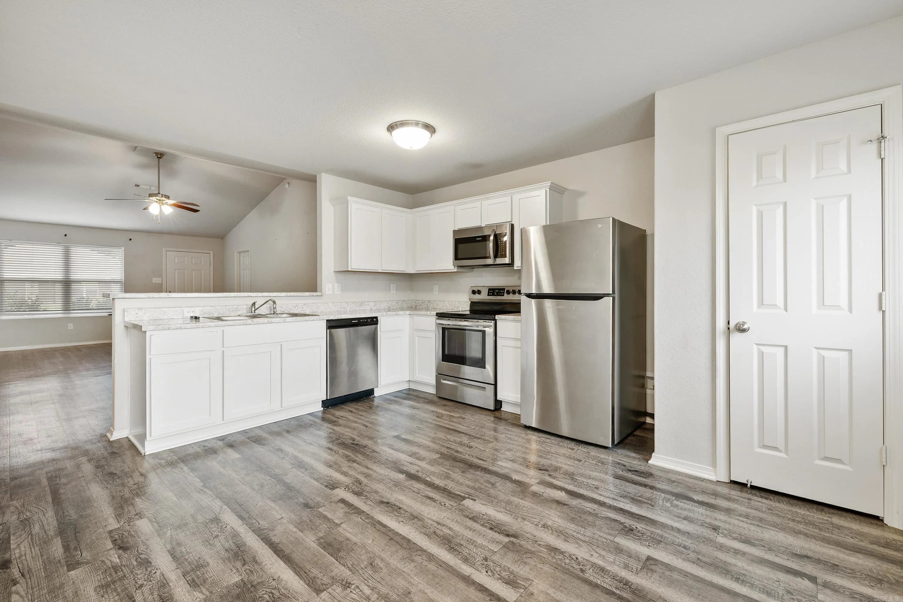 Property at 6096  Saddle hill - Image 14