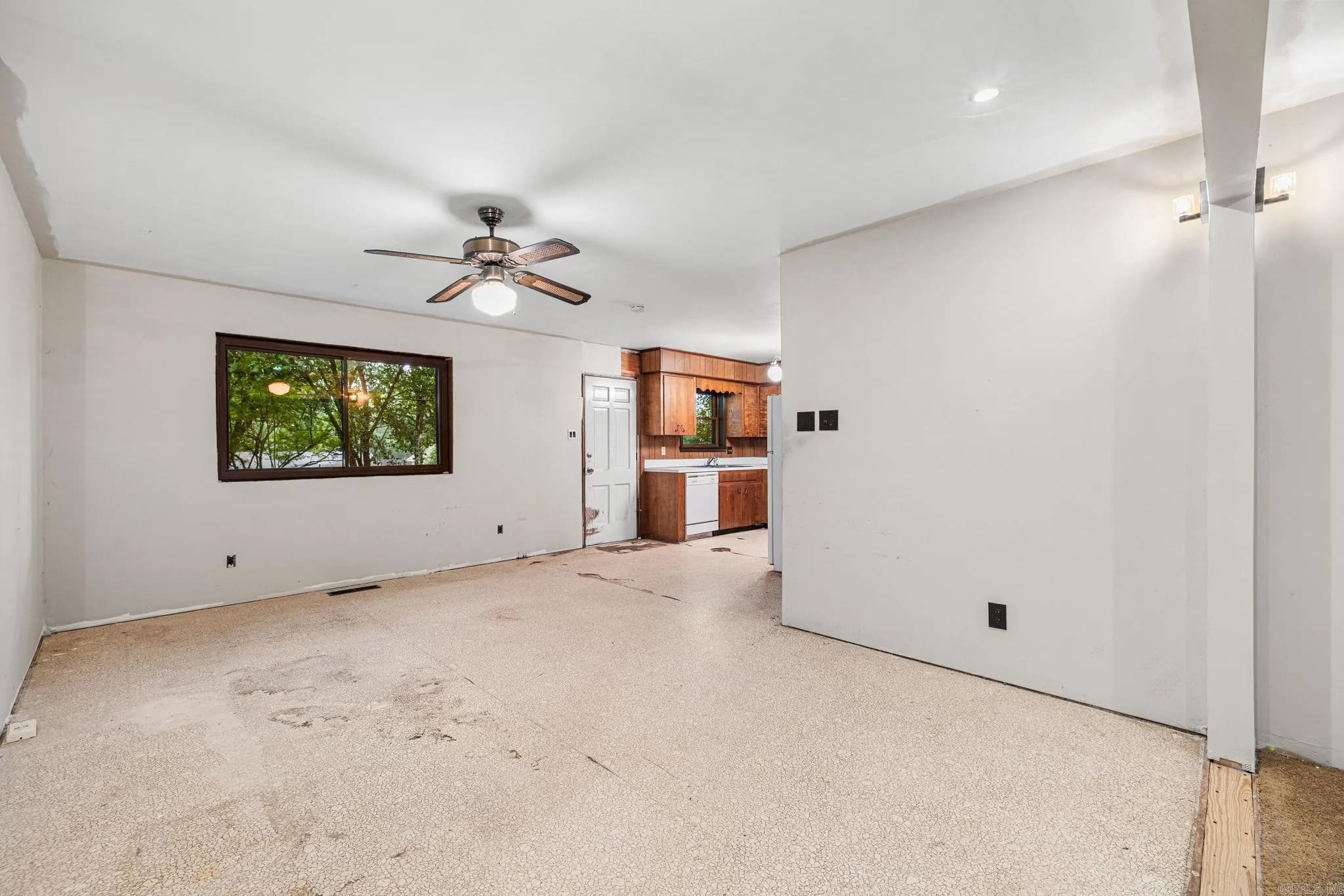 Property at 302  Longfield - Image 5