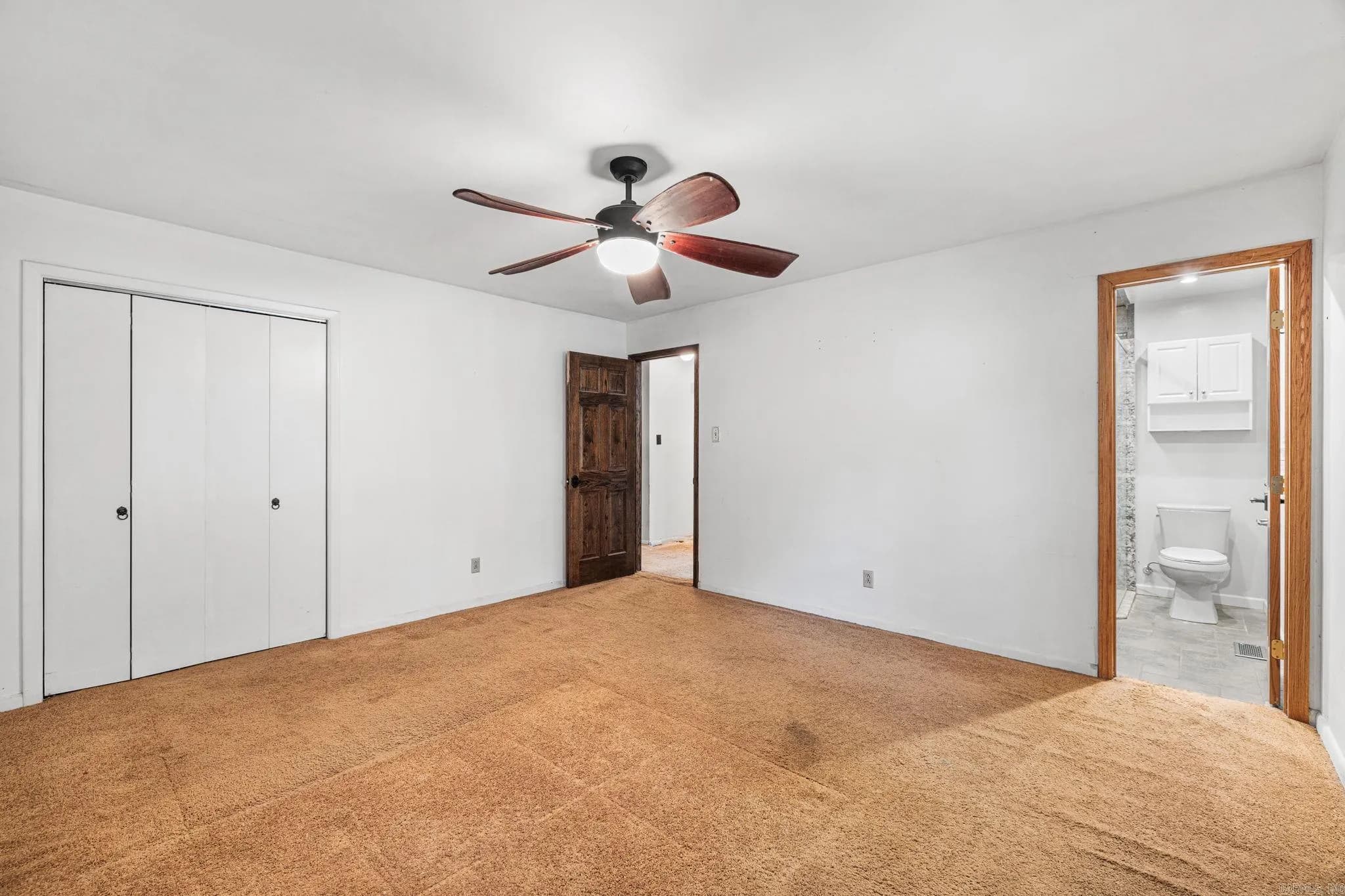 Property at 302  Longfield - Image 16