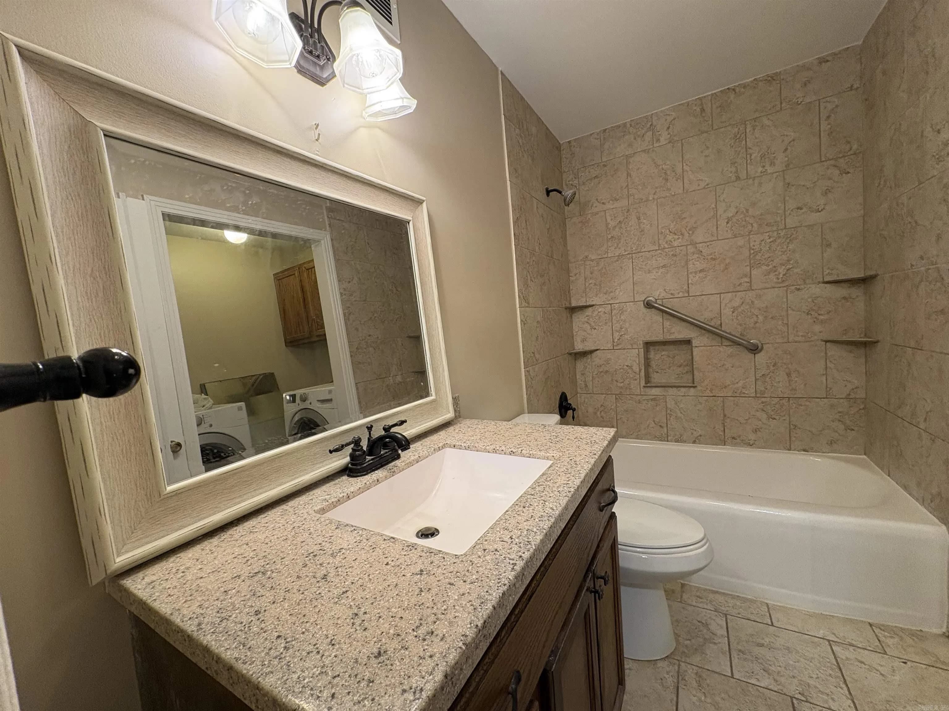 Property at 610 N Roselawn - Image 10