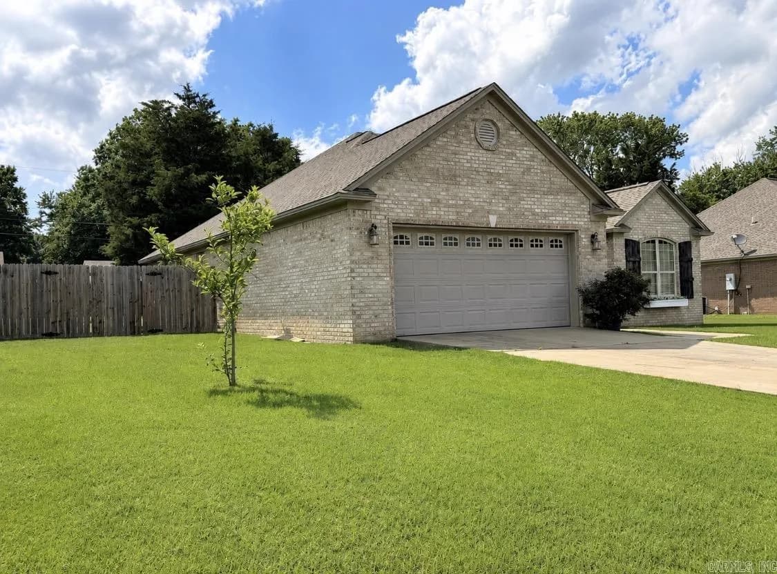 Property at 63  Rebecca lane - Image 2