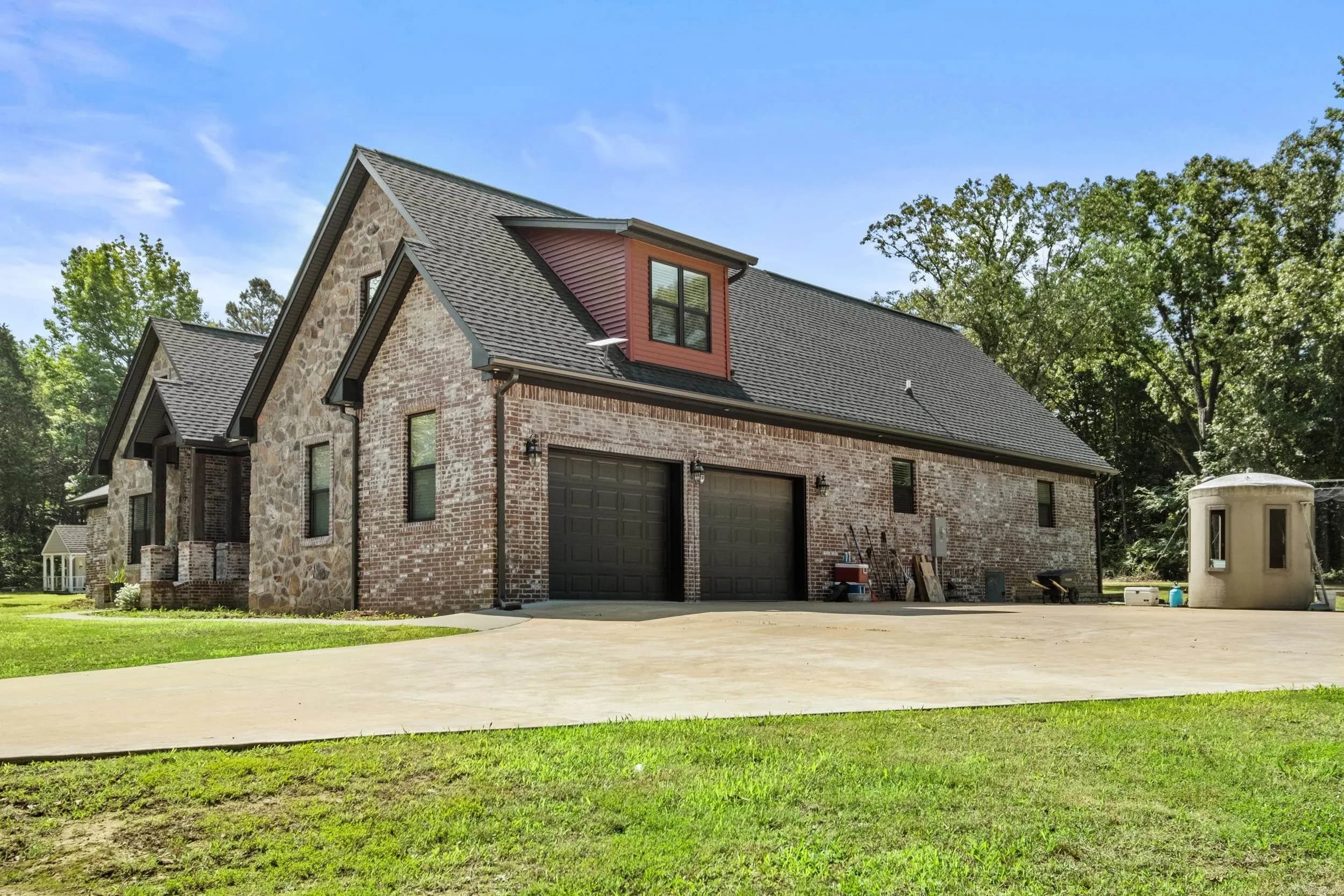 Property at 293  Johnston  rd - Image 2