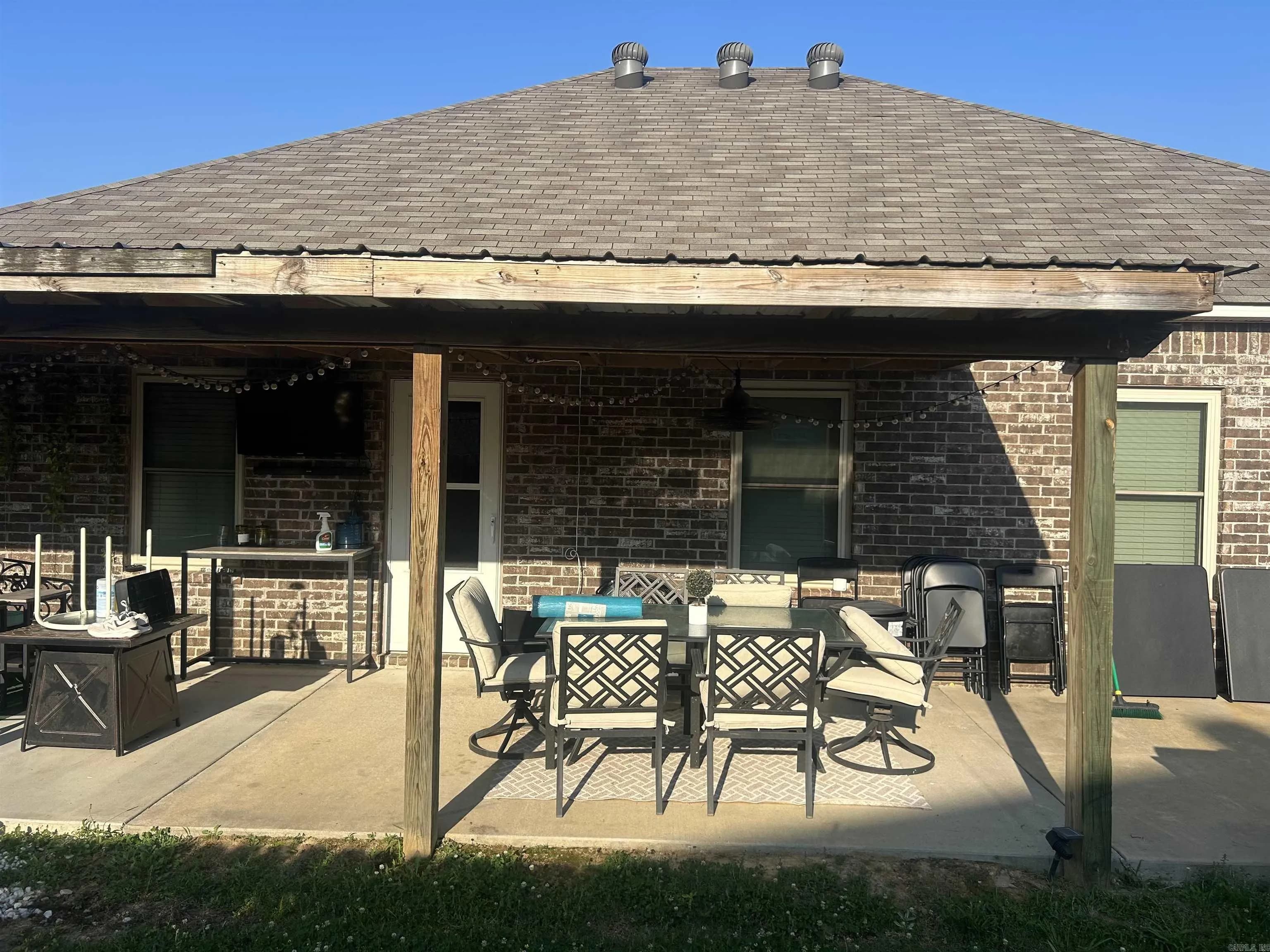 Property at 2215  Mary alice - Image 2