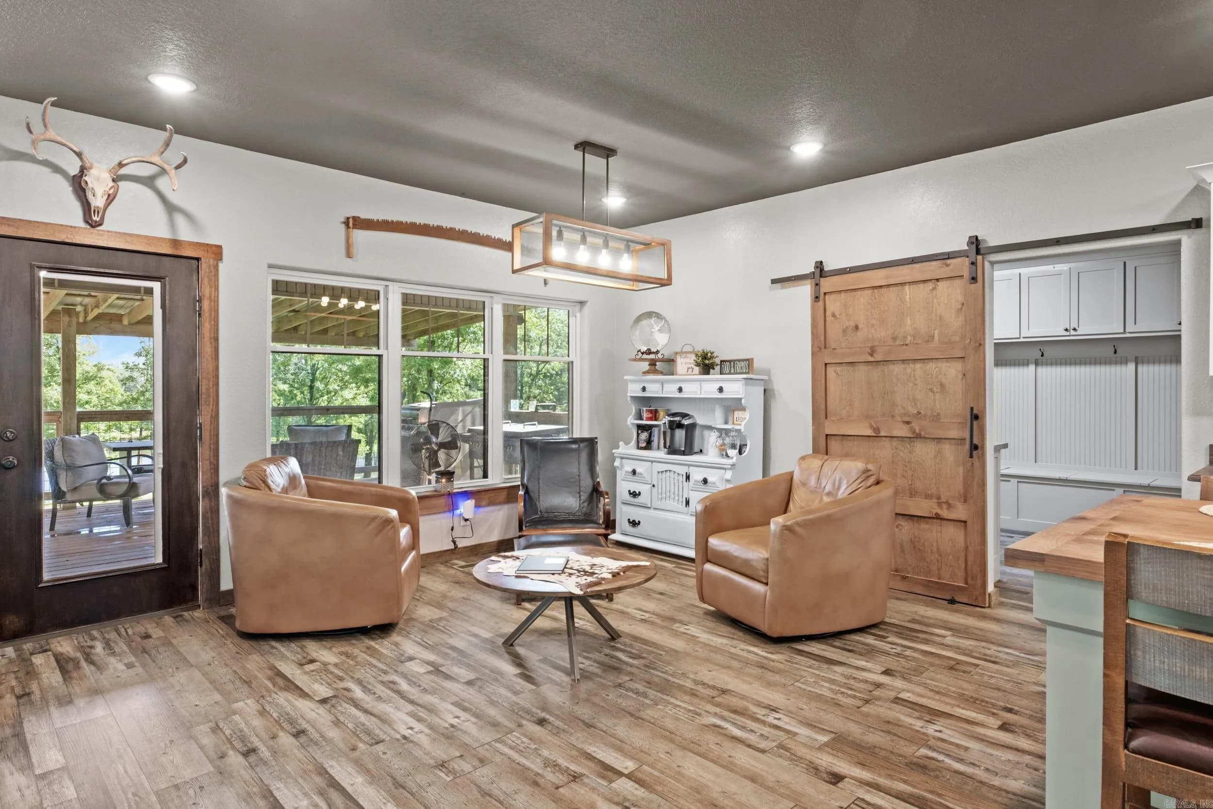 Property at 203  Fox meadow - Image 10