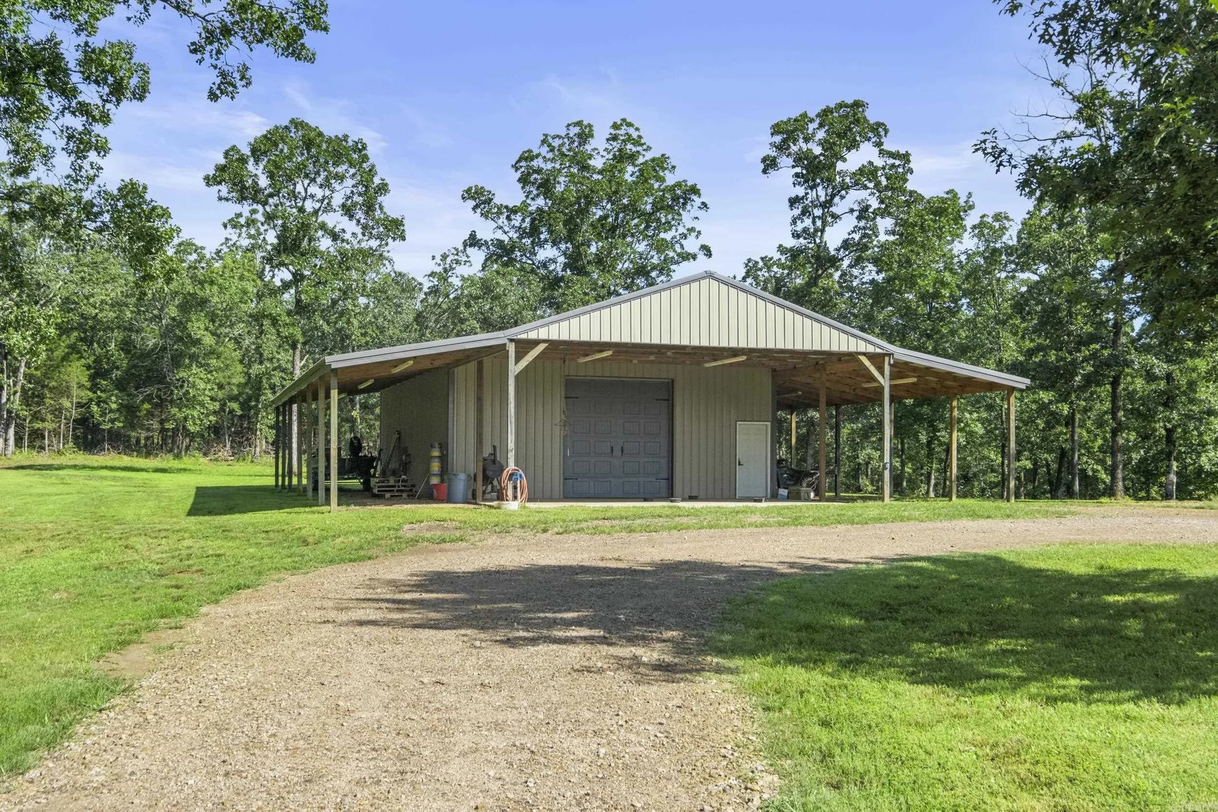 Property at 203  Fox meadow - Image 44