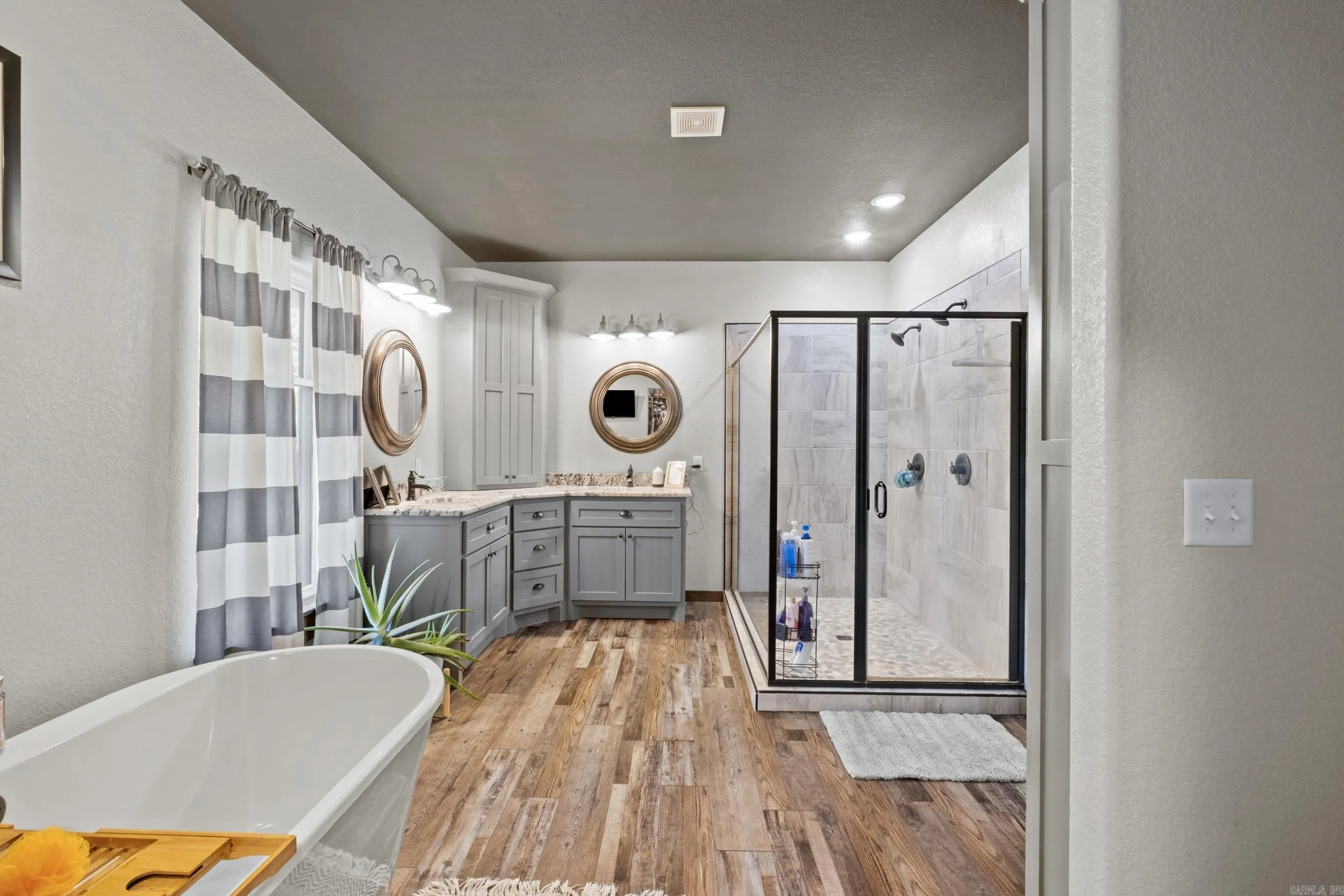 Property at 203  Fox meadow - Image 23