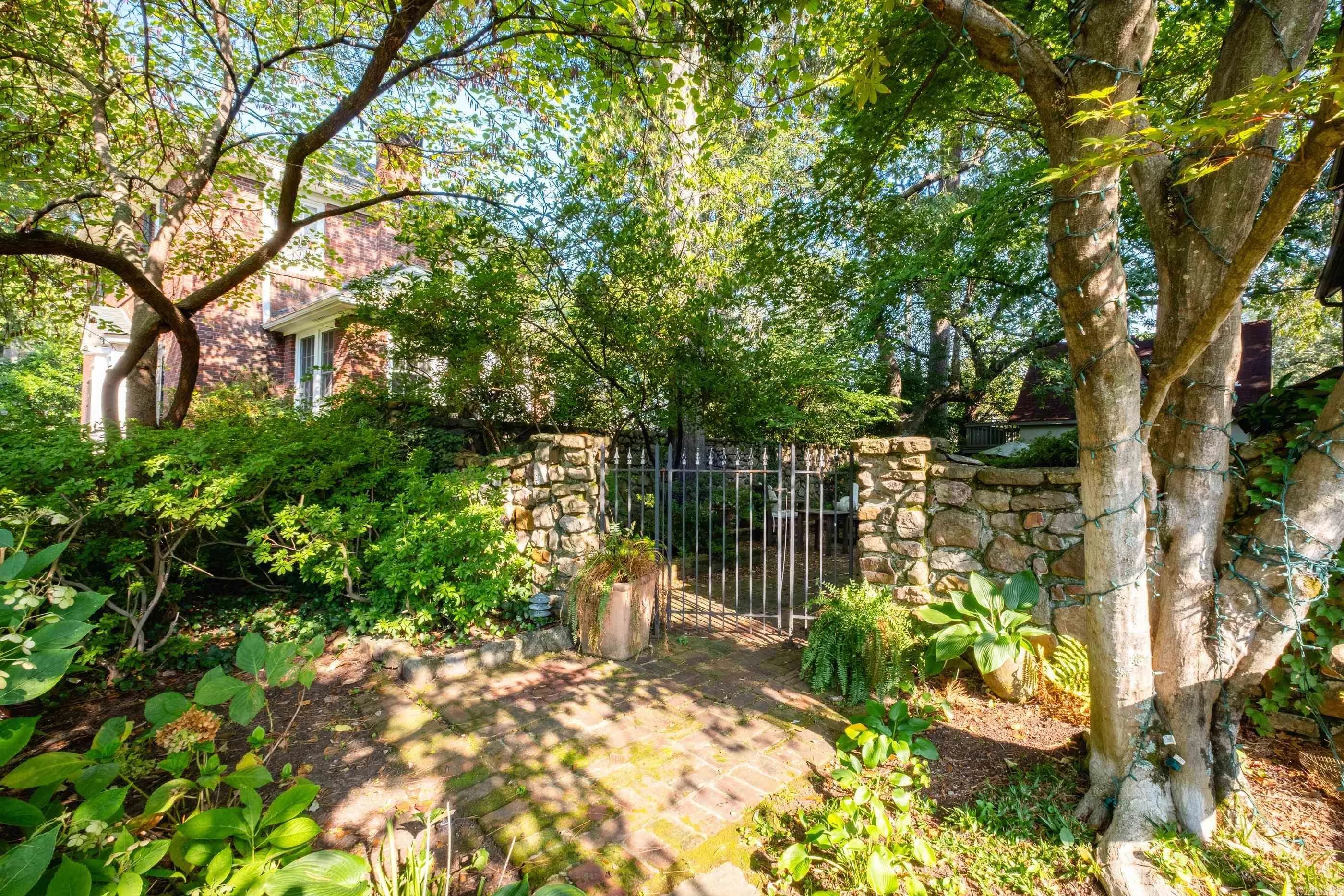 Property at 5116  Edgewood - Image 7