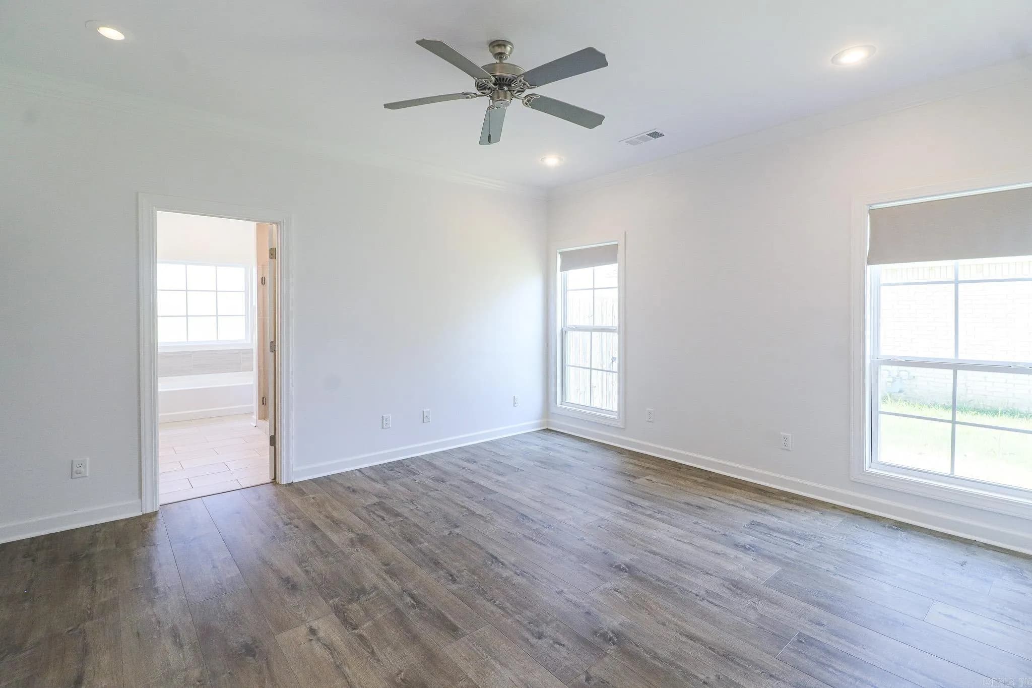 Property at 113  Hidden creek - Image 29