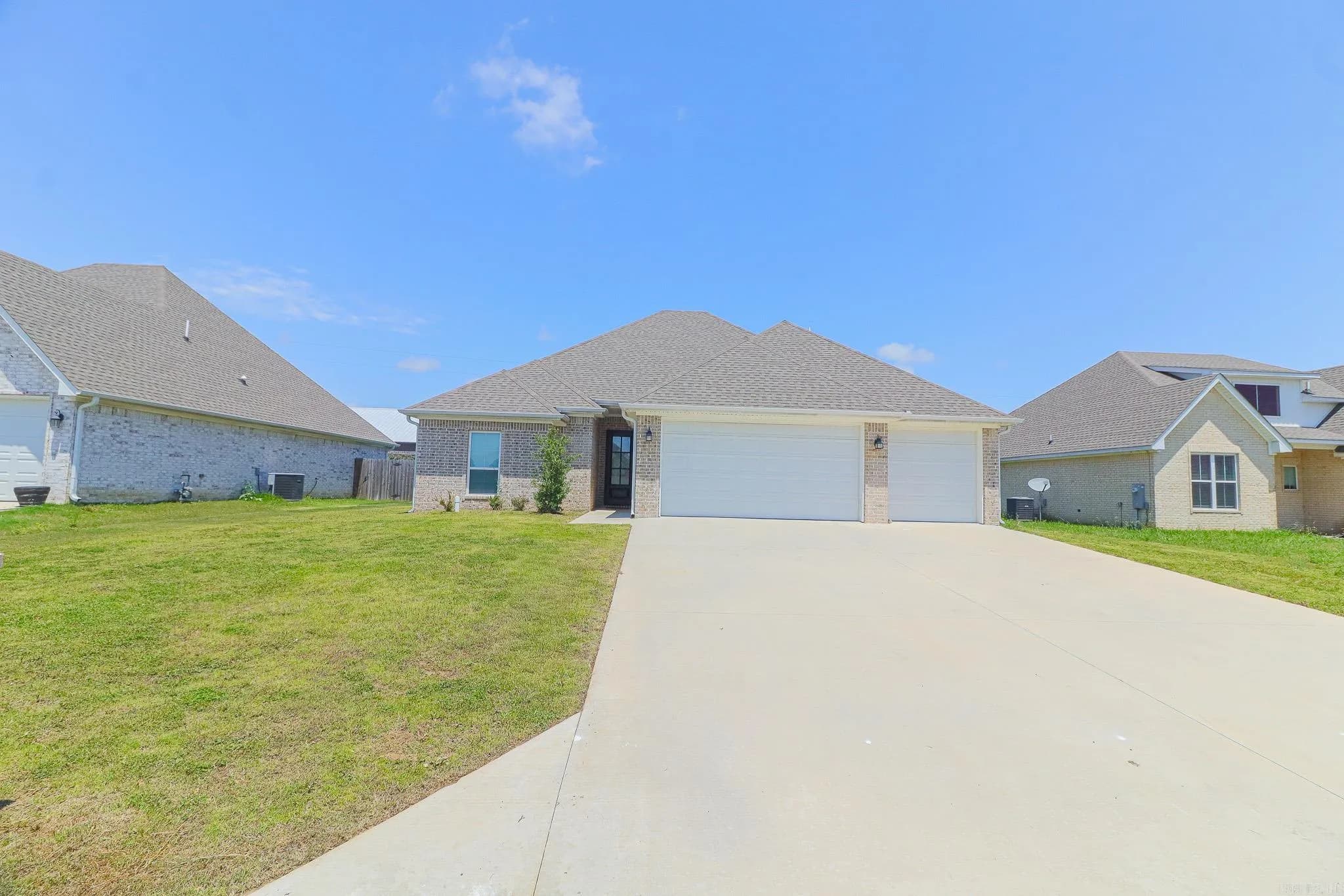 Property at 113  Hidden creek - Image 6