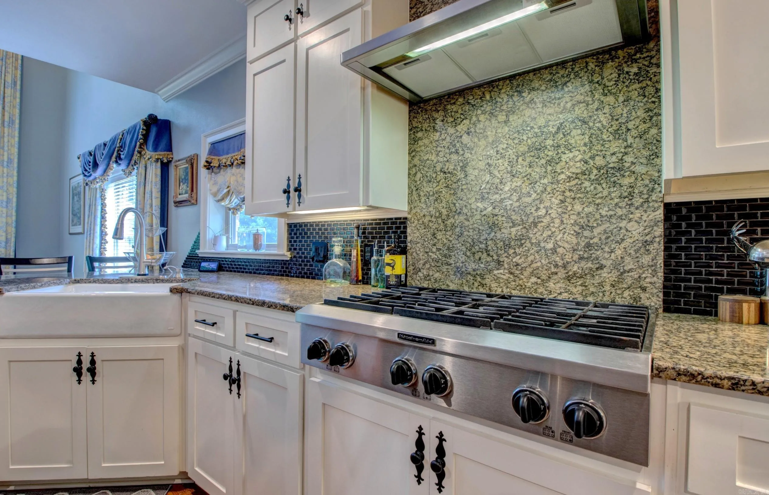 Property at 112  Navajo trail - Image 14