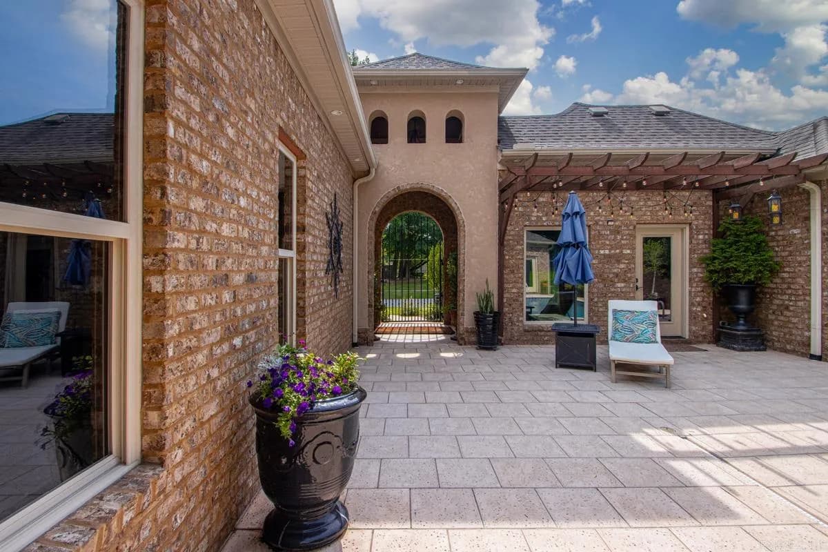 Property at 965  Chapel hill - Image 10