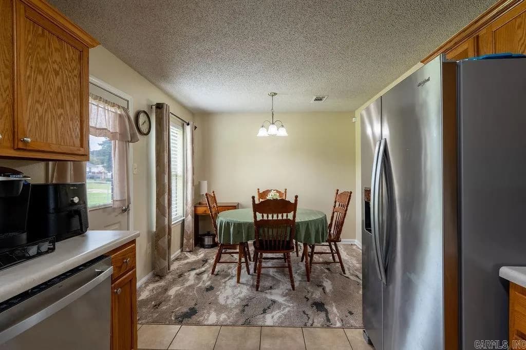 Property at 606  Summer - Image 13