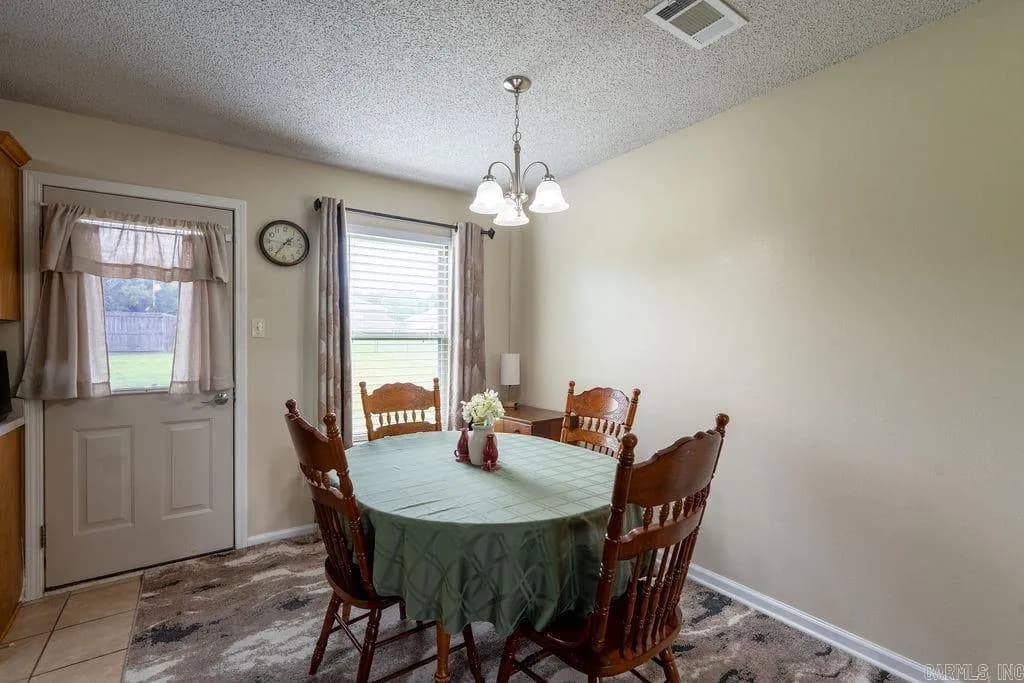 Property at 606  Summer - Image 7