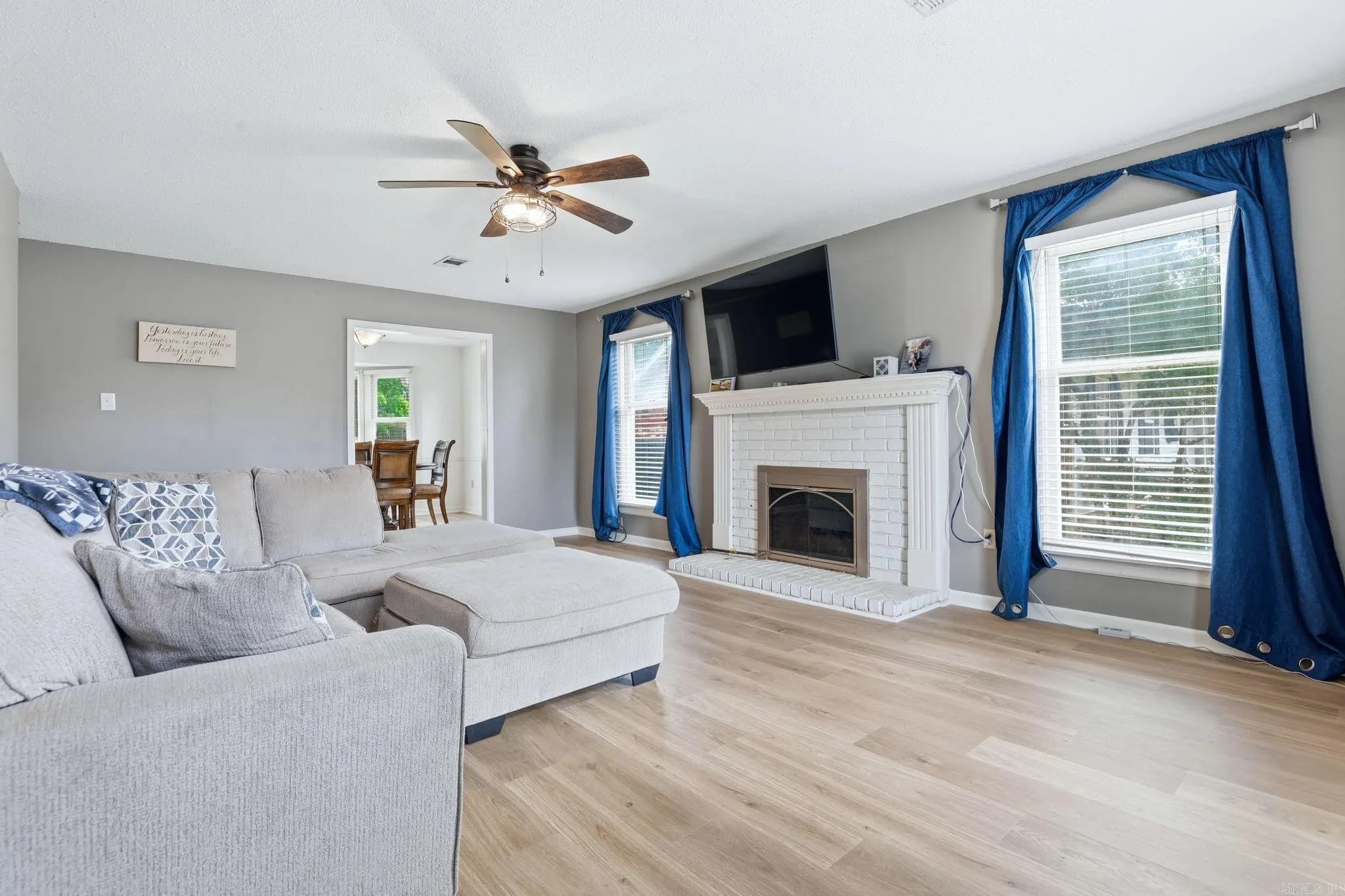 Property at 14  White oak - Image 19