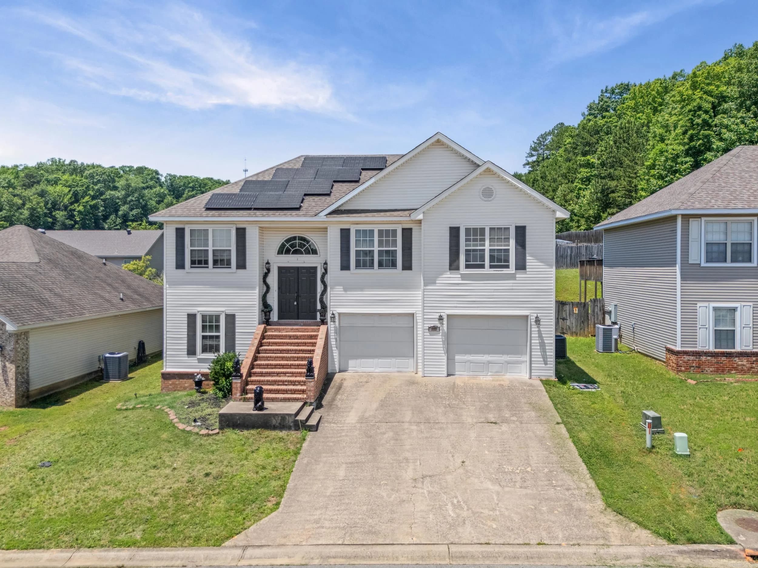 Property at 1007  Clinton - Image 2