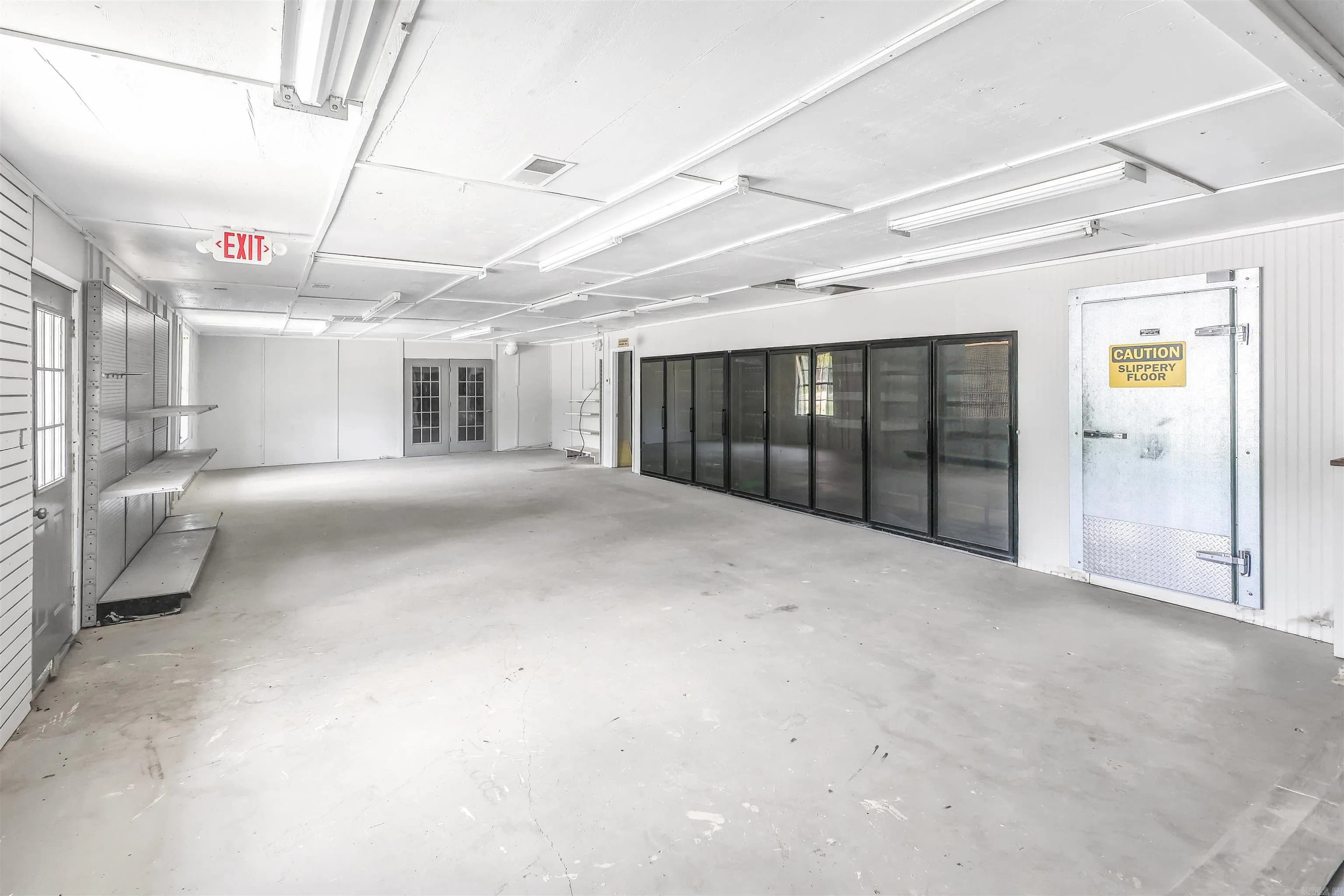 Property at 4000  Valley - Image 25