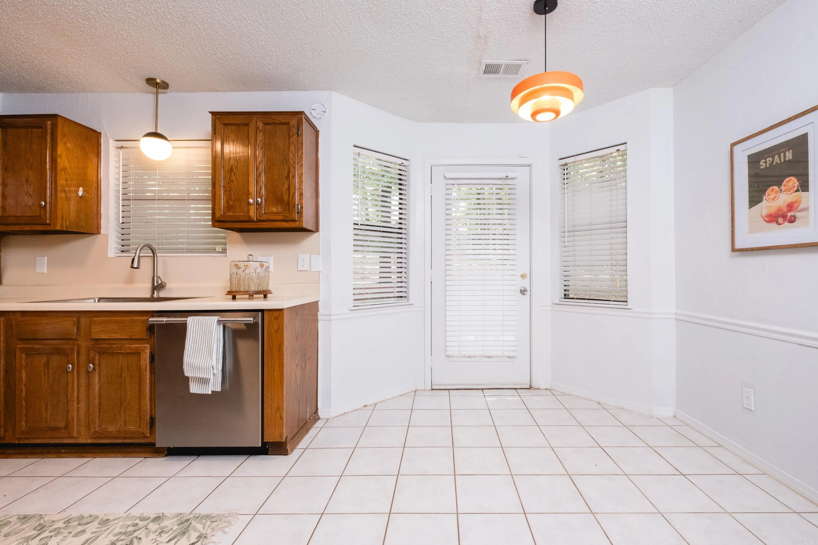 Property at 121  Pin oak - Image 9